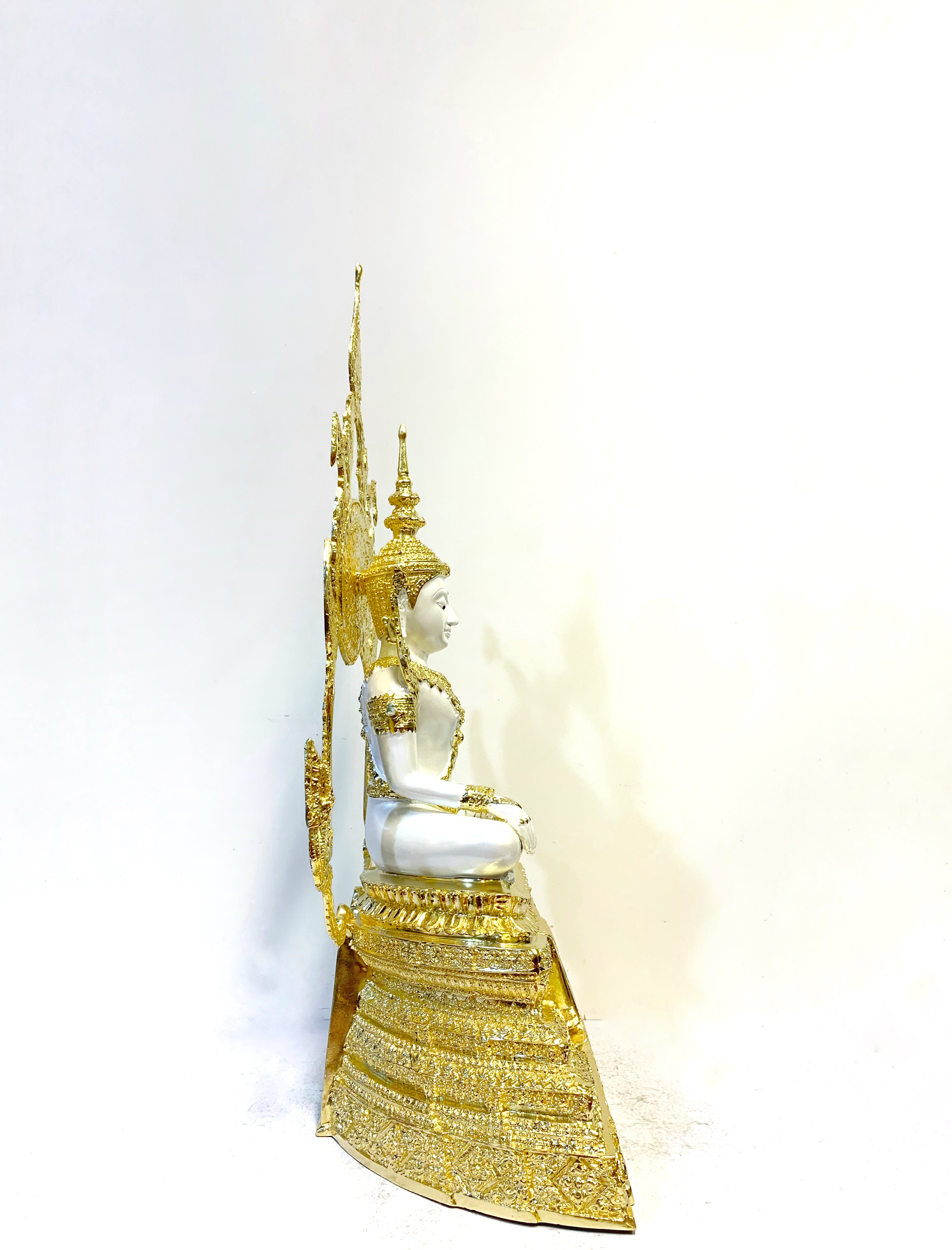 สมเด็จองค์ปฐม หน้าตัก 9 นิ้ว