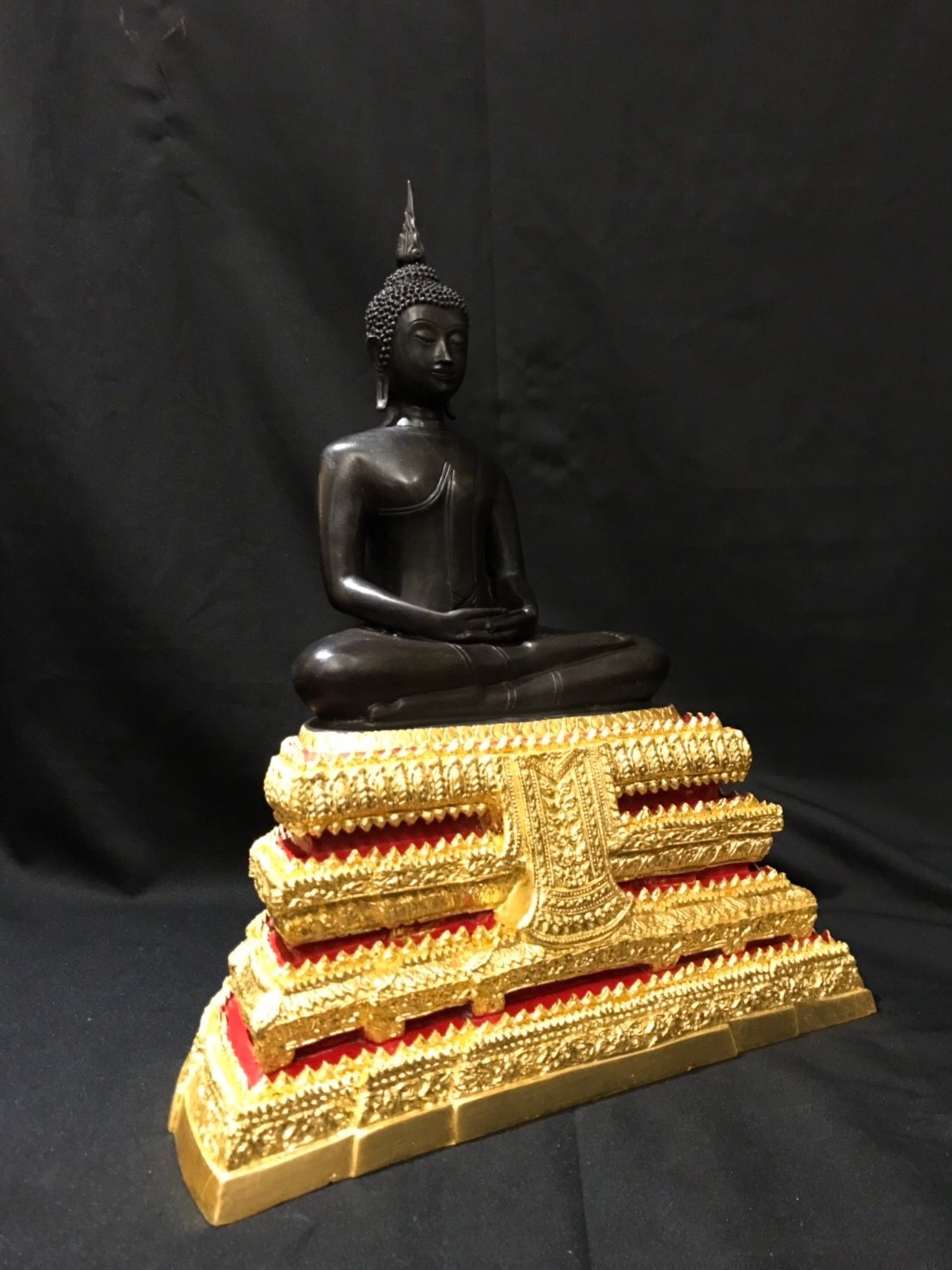 พระประธานยิ้มรับฟ้า หน้าตัก 9 นิ้ว