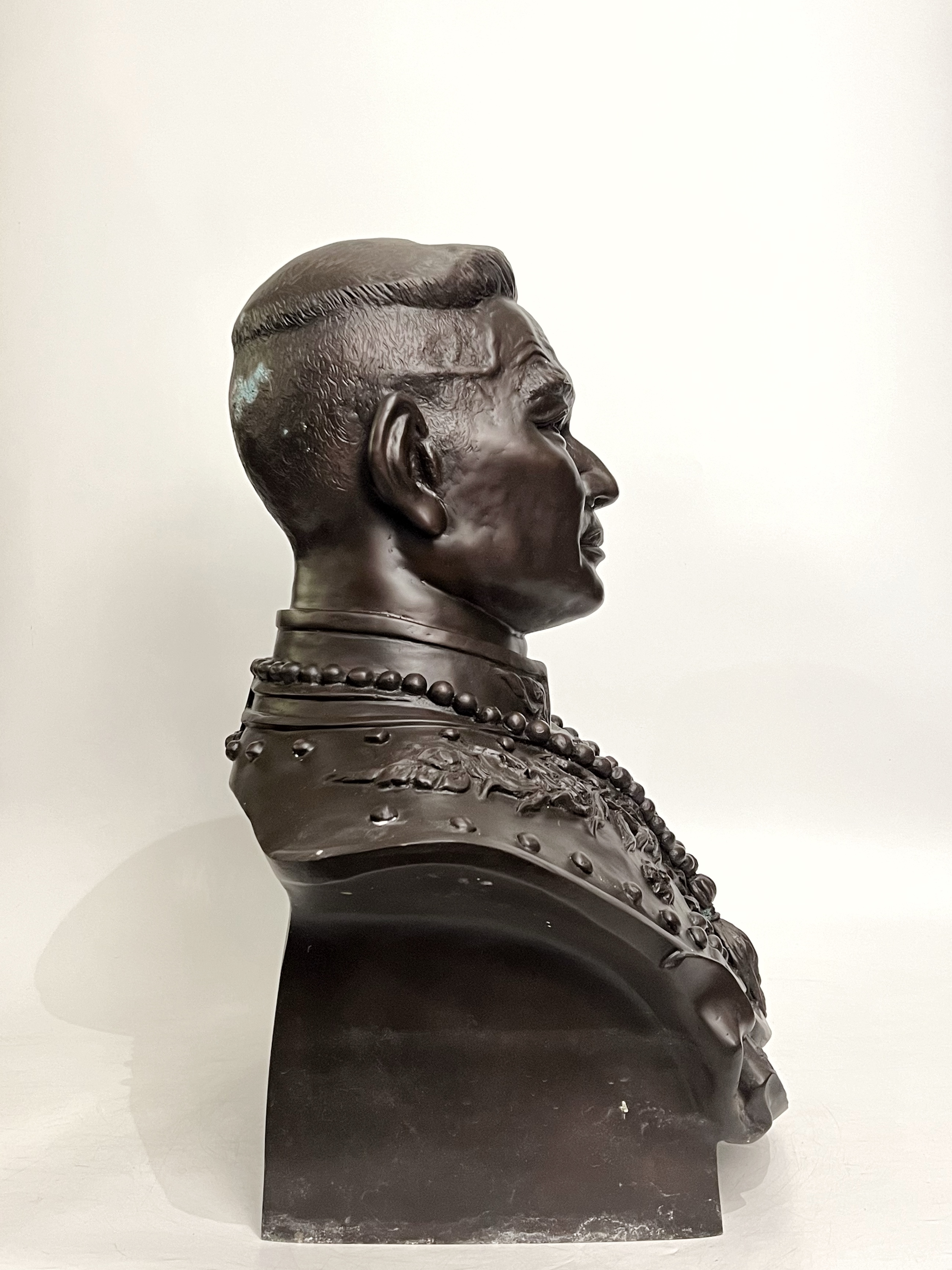 พระเจ้าตากสินมหาราช ครึ่งพระองค์ ขนาดเท่าจริง