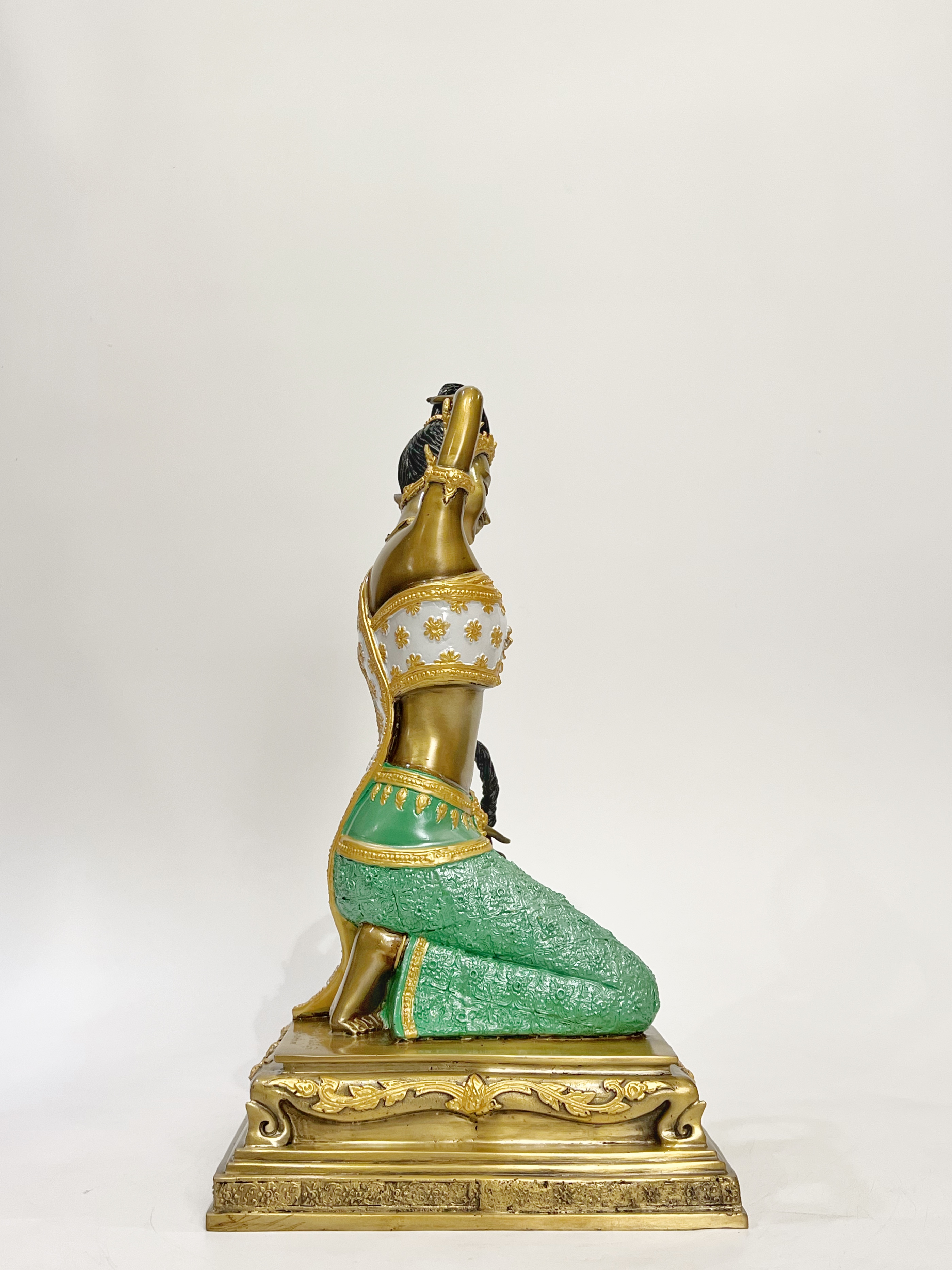 พระแม่ธรณีบีบมวยผม หน้าตัก 9 นิ้ว