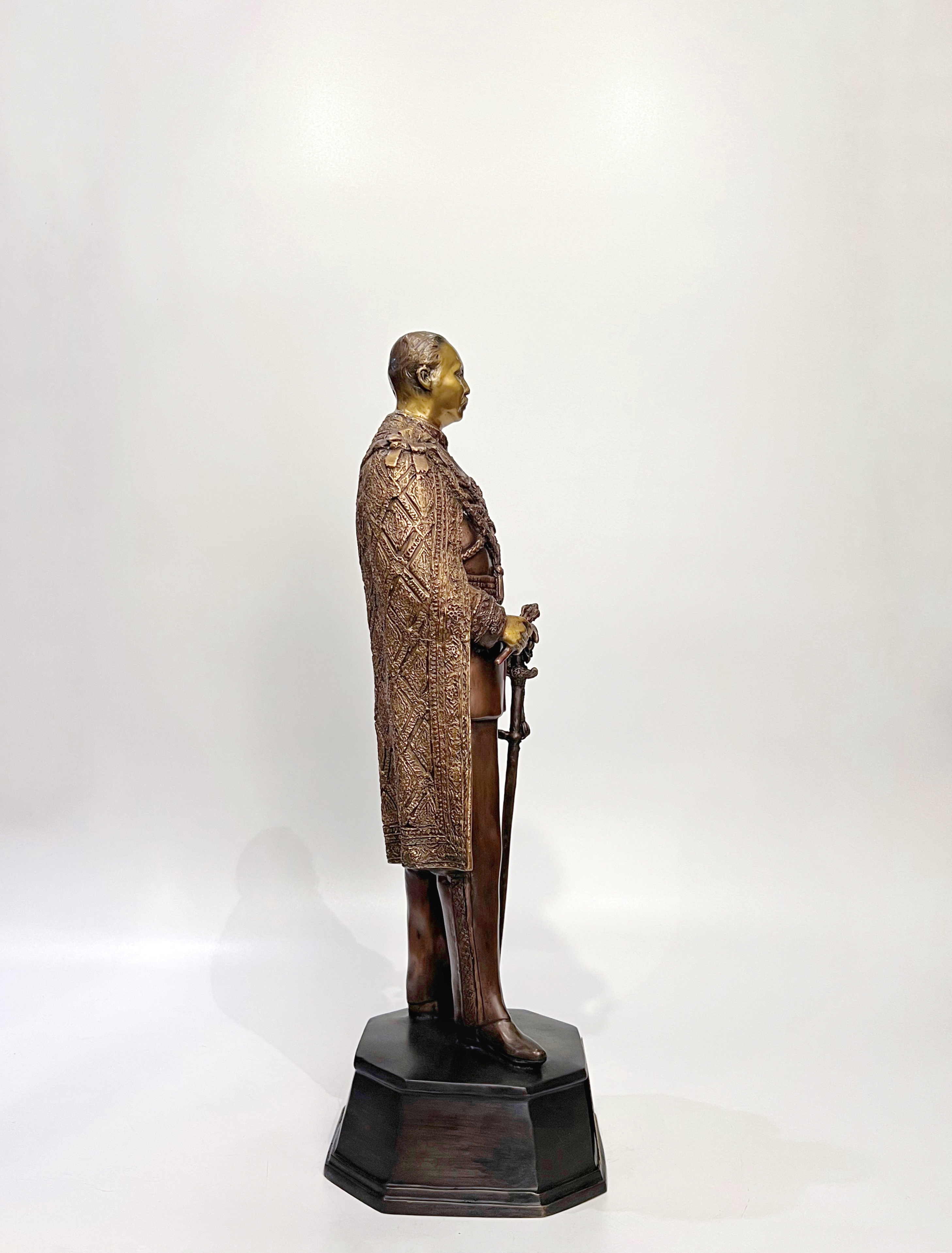 ประติมากรรมชุด 9 รัชกาล หน้าตัก 9 นิ้ว