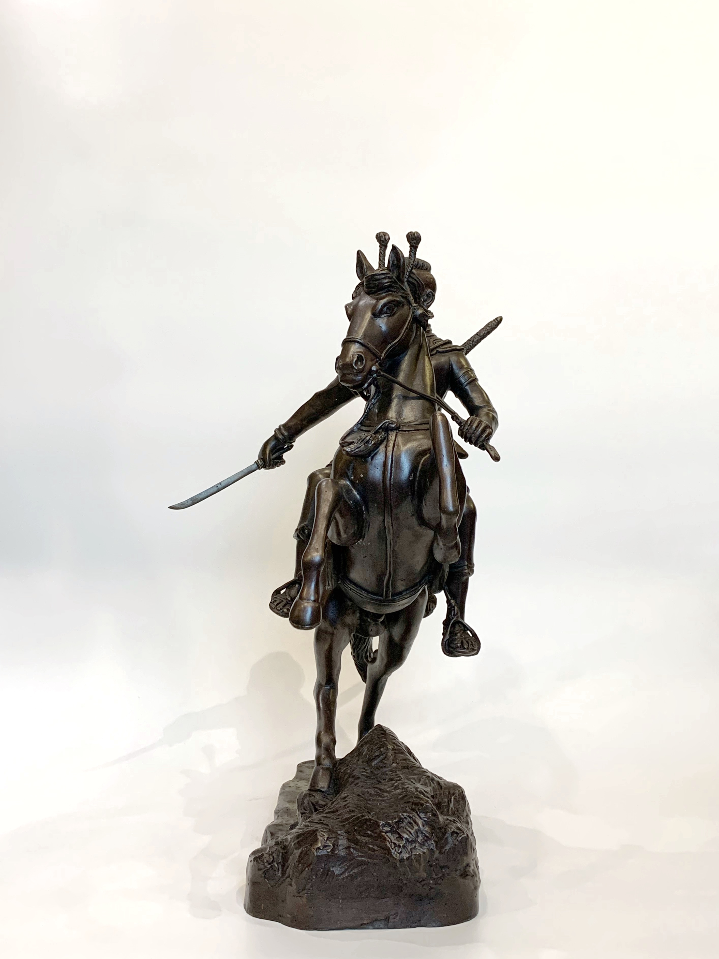 พระนเรศวรมหาราช ปราบไพรี หน้าตัก 9 นิ้ว (ทรงดาบ)