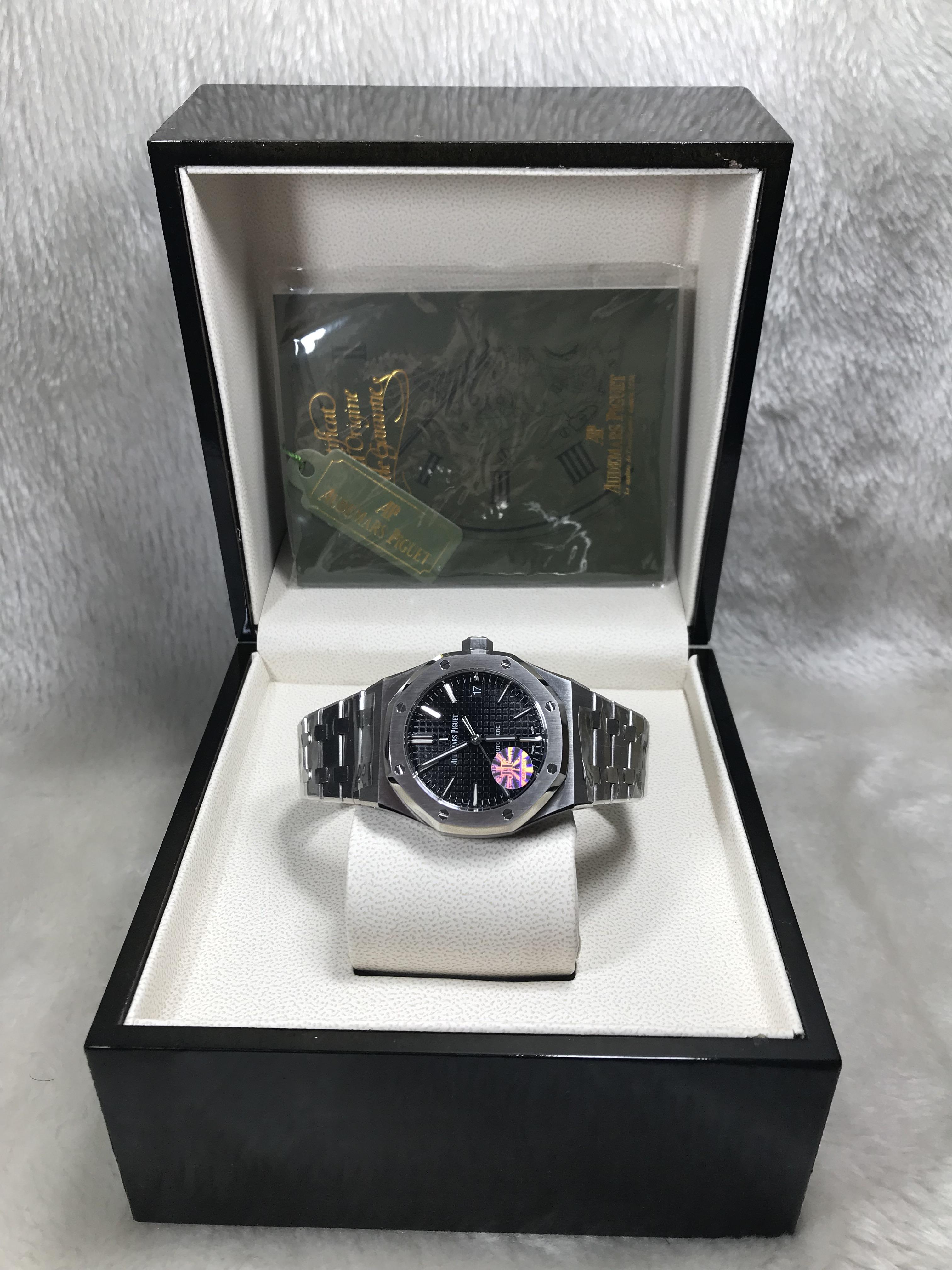 Audemars Piguet (15400) (Swiss)