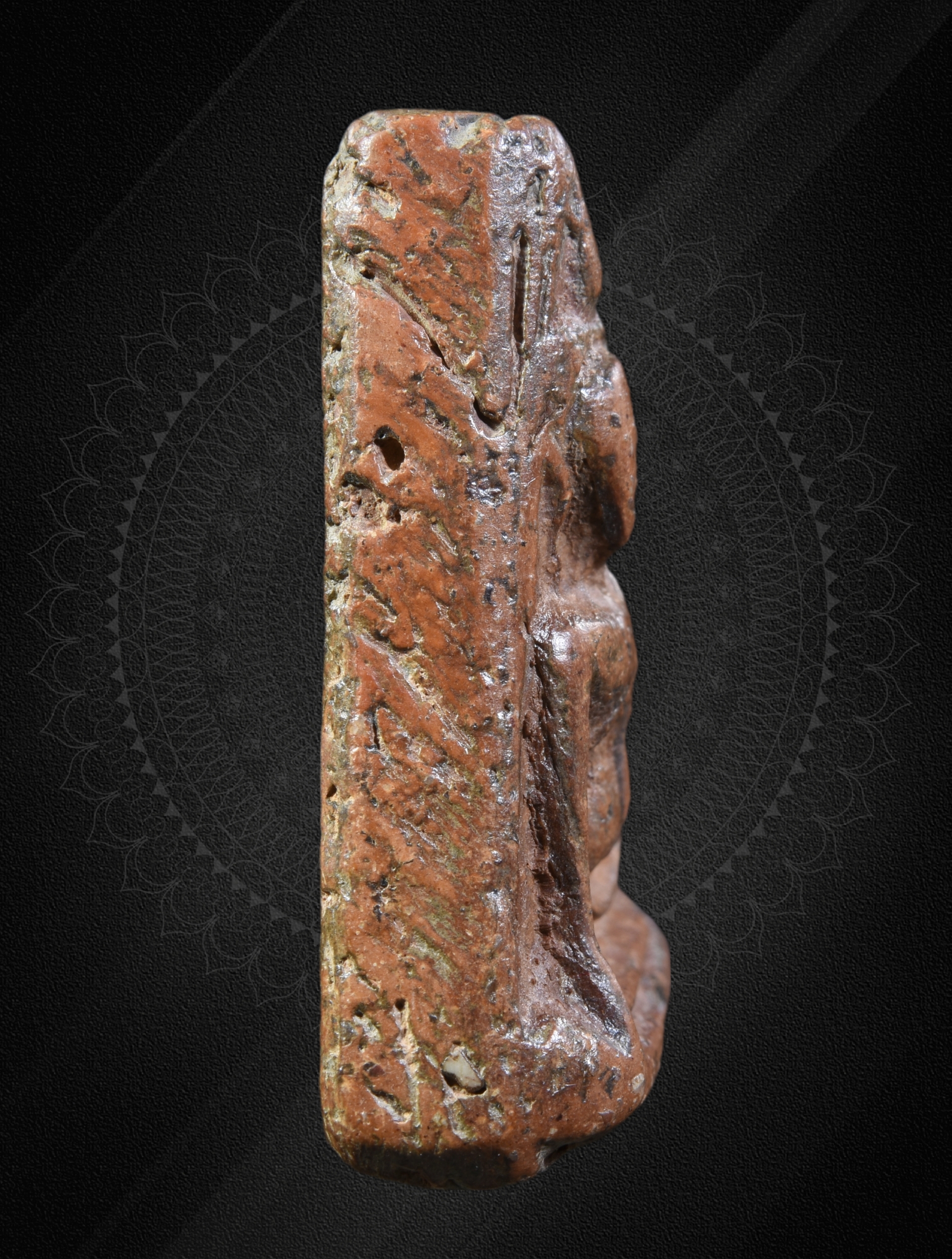 พระนางพญา พิมพ์เข่าตรง