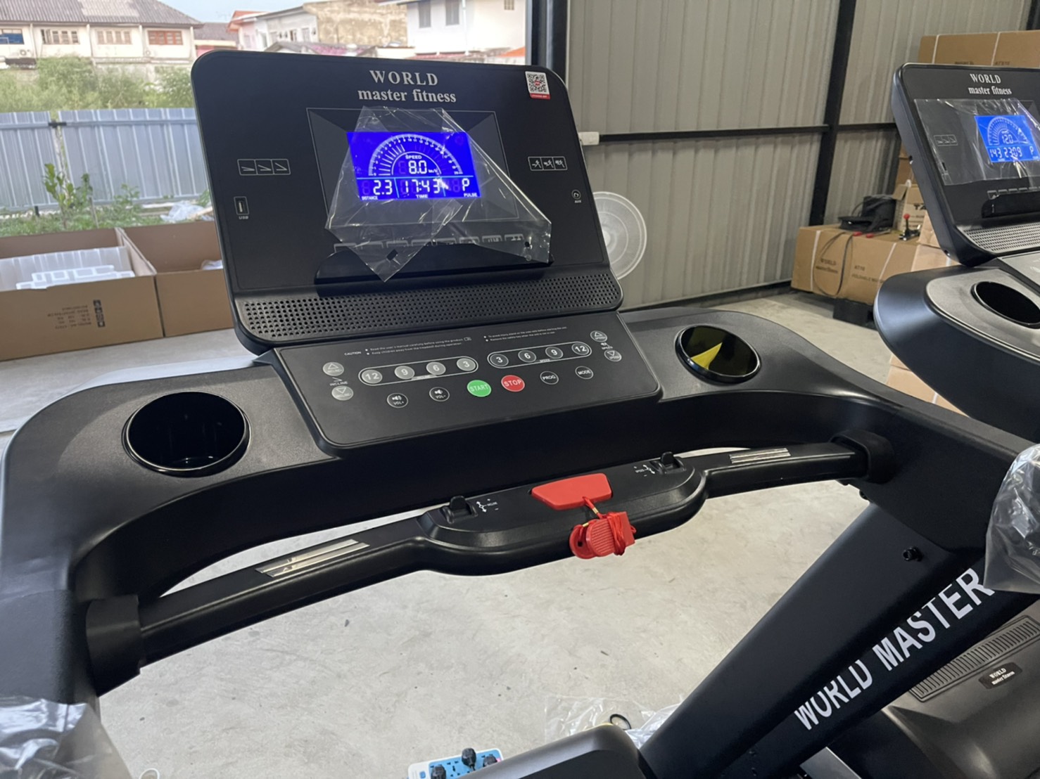 ลู่วิ่งไฟฟ้าcommercial รุ่AT10 World Master มอเตAC5.0แรงม้า เล่นเกมส์APP ZWIFTได้