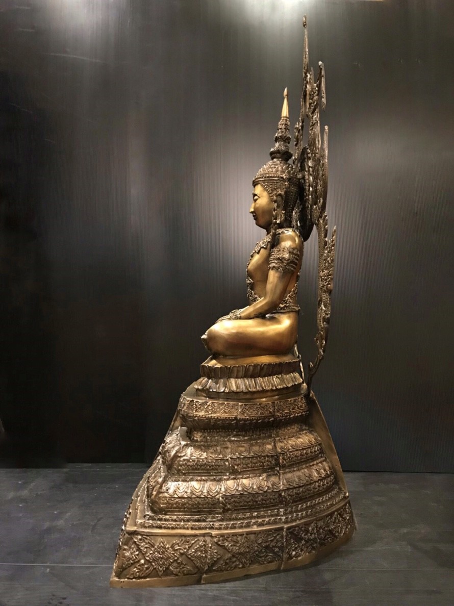 สมเด็จองค์ปฐม หน้าตัก 12 นิ้ว