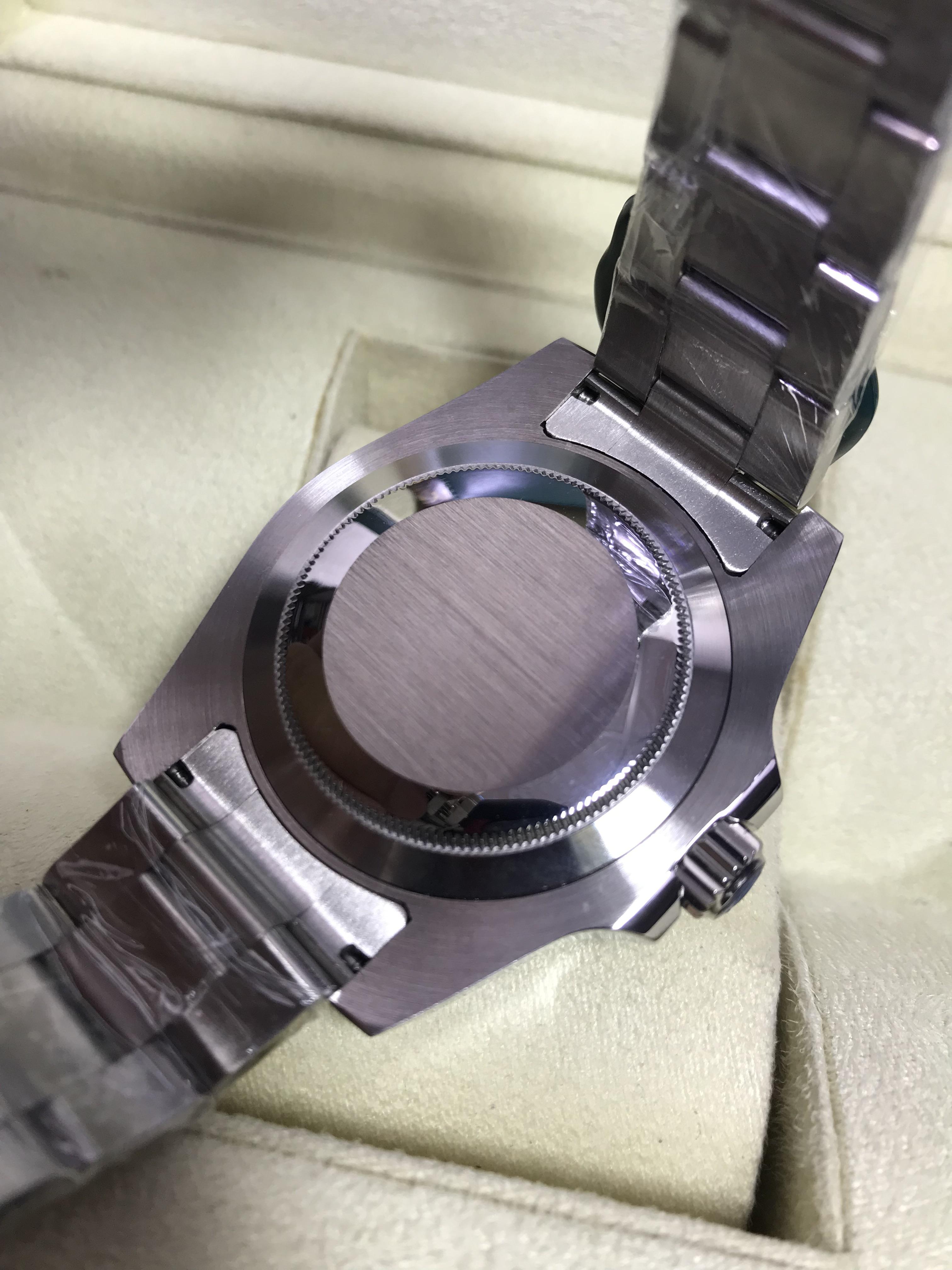 Rolex Submariner (Hulk) 5A