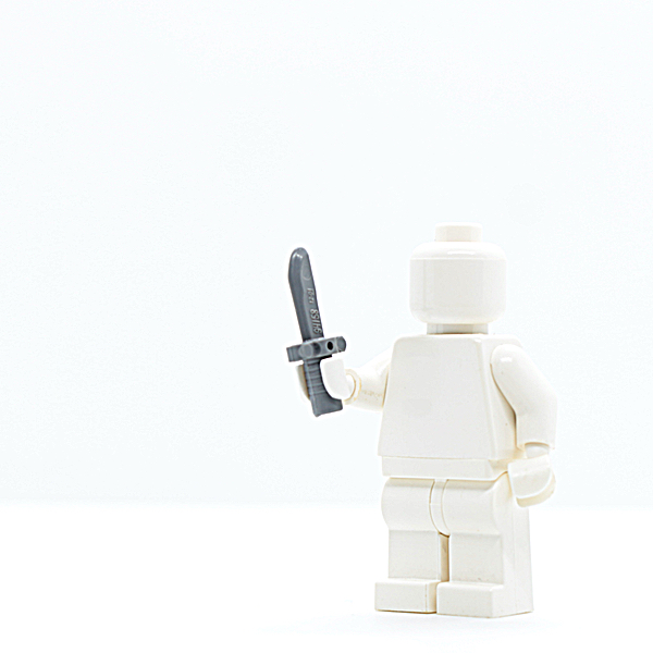 Knife with Flat Hilt End