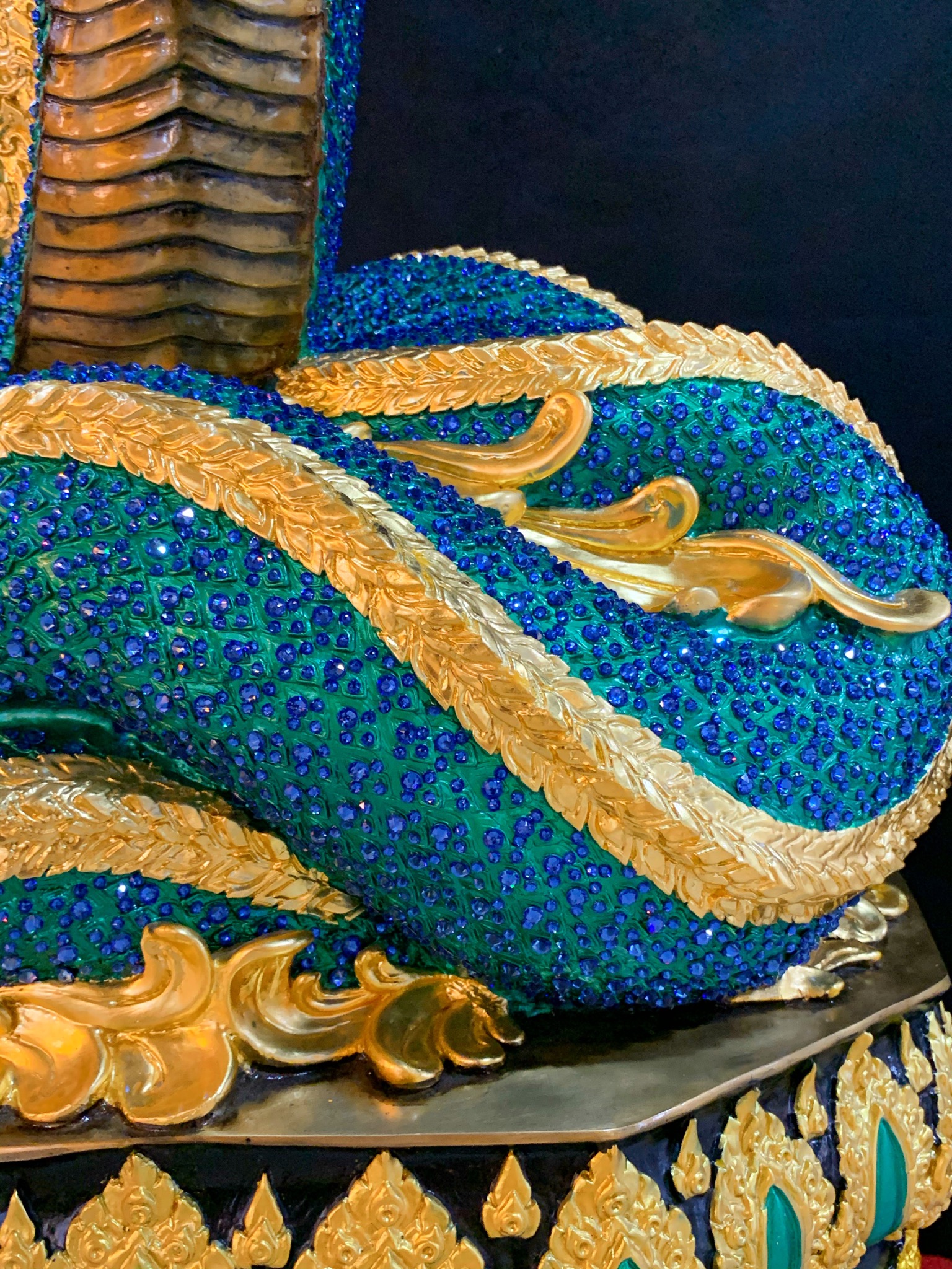 พญานาค สูง 159 cm.