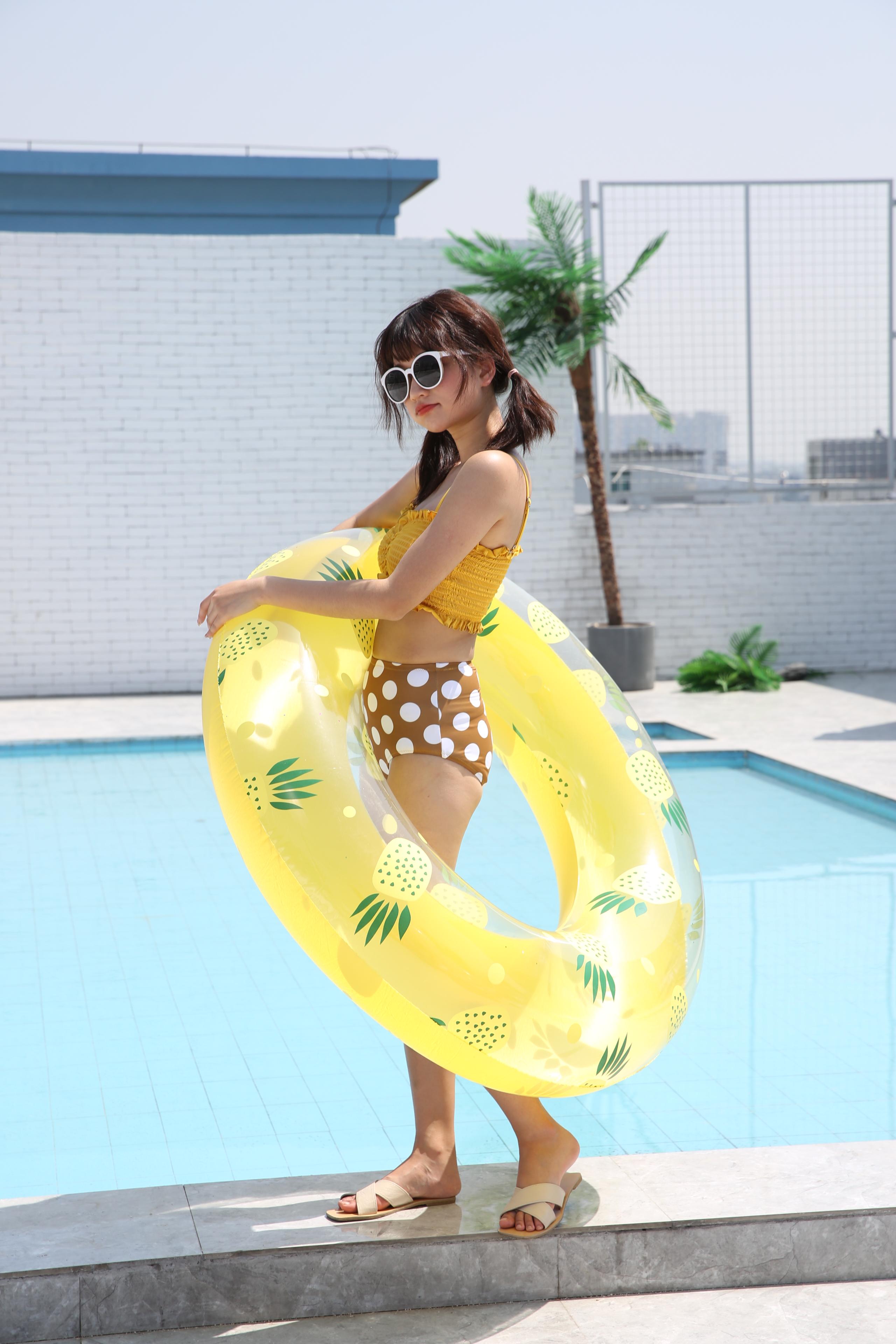 ห่วงยางใส ลายสับปะรด Inflatable Pineapple translucent Pool Float