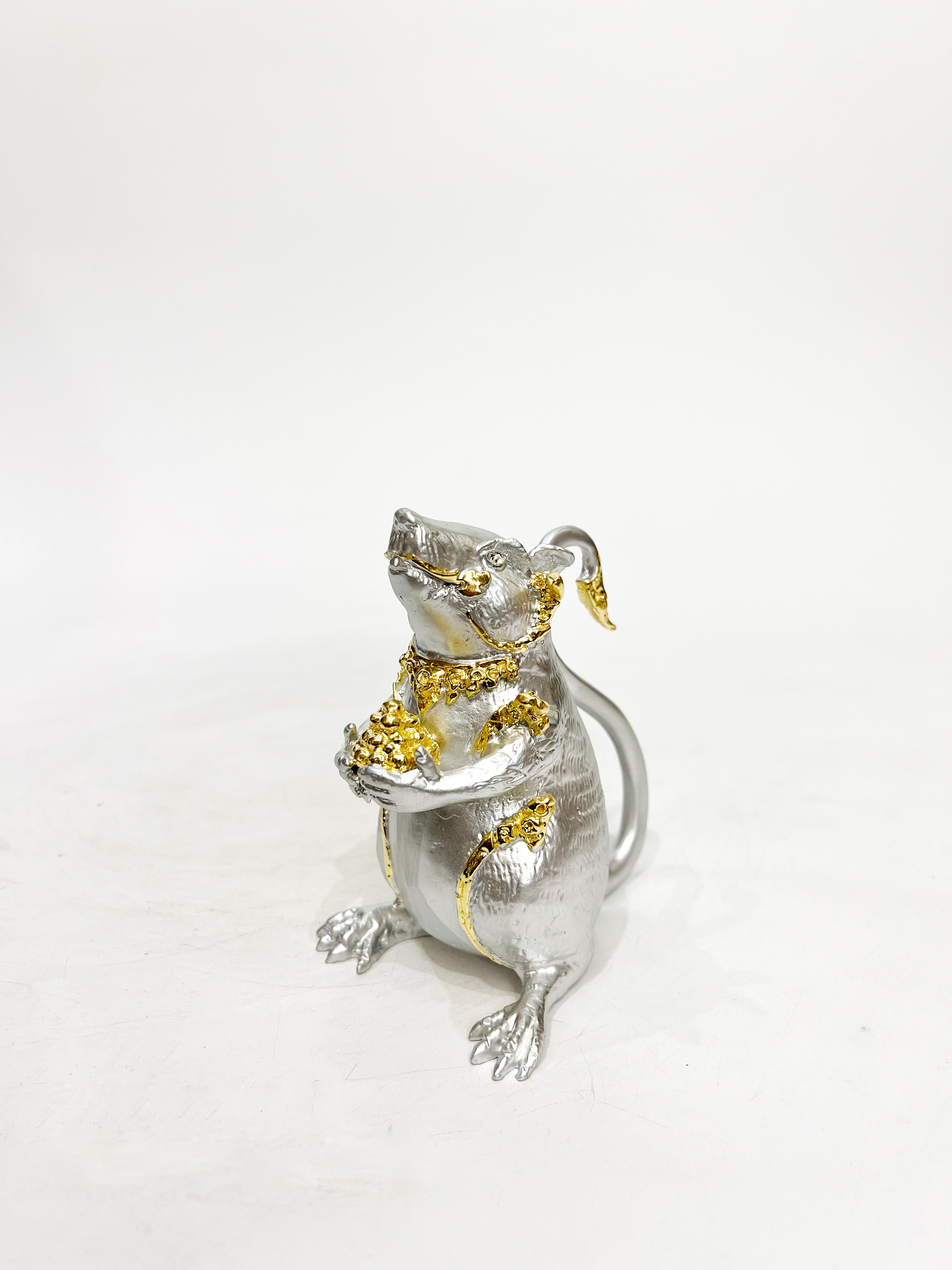 ชุด : หนูมุสิกะ (ถือขนม 2+วางกำยาน 1)