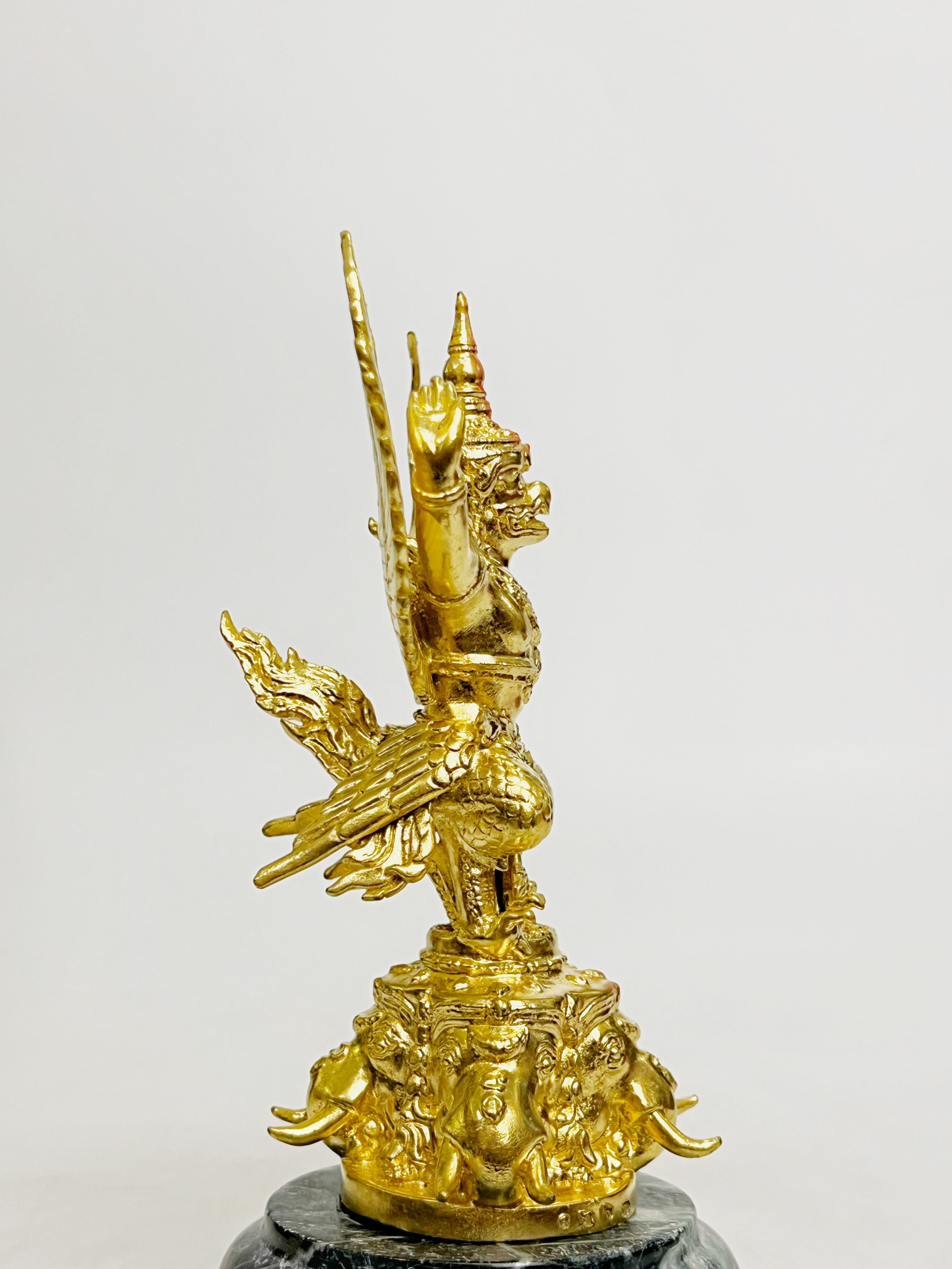 พญาครุฑ องค์บูชา รุ่น มหาเศรษฐี สูง 8 นิ้ว (ขนาดกลาง)