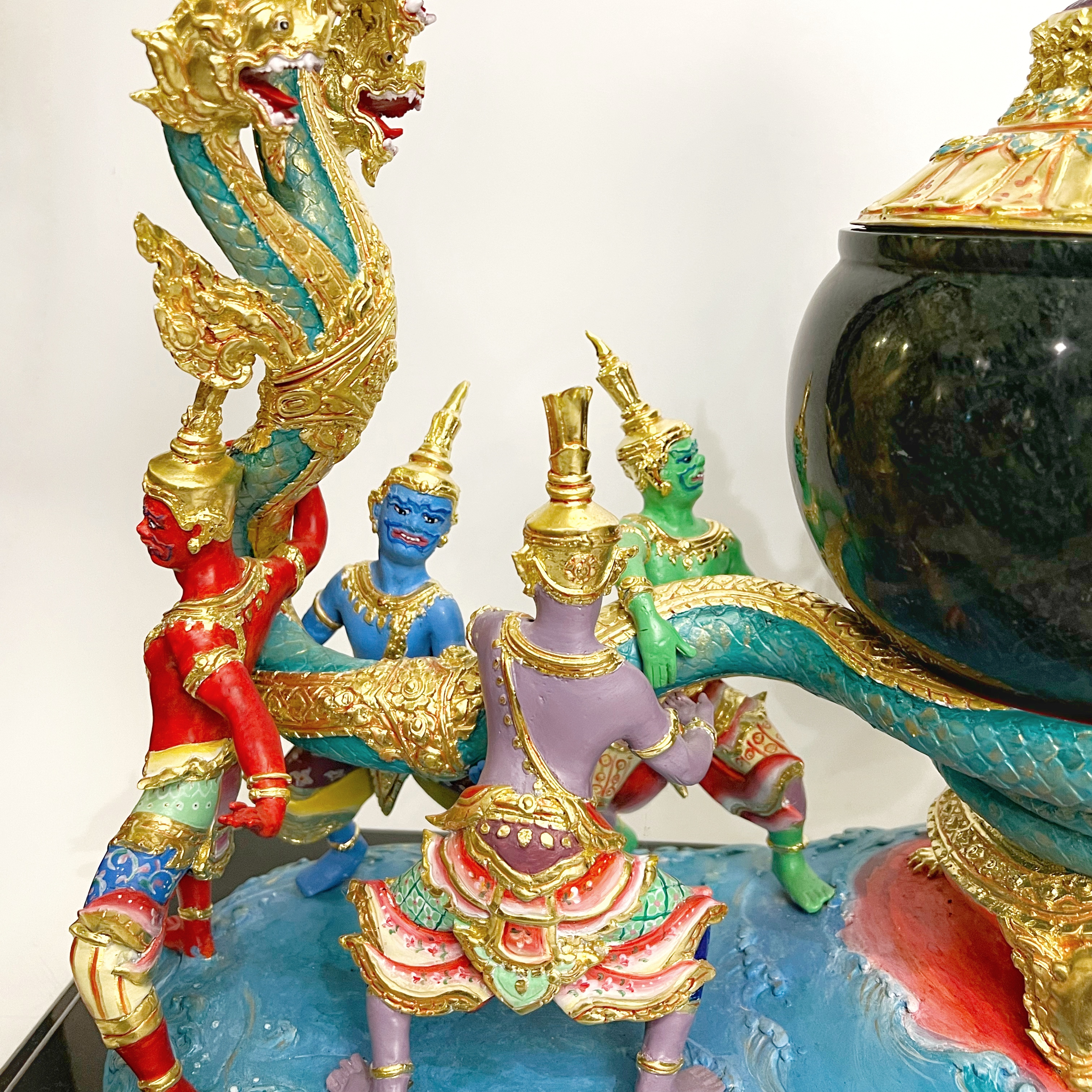 ครอบน้ำอมฤต พระนารายณ์กวนเกษียรสมุทร พร้อมฐานหินอ่อน