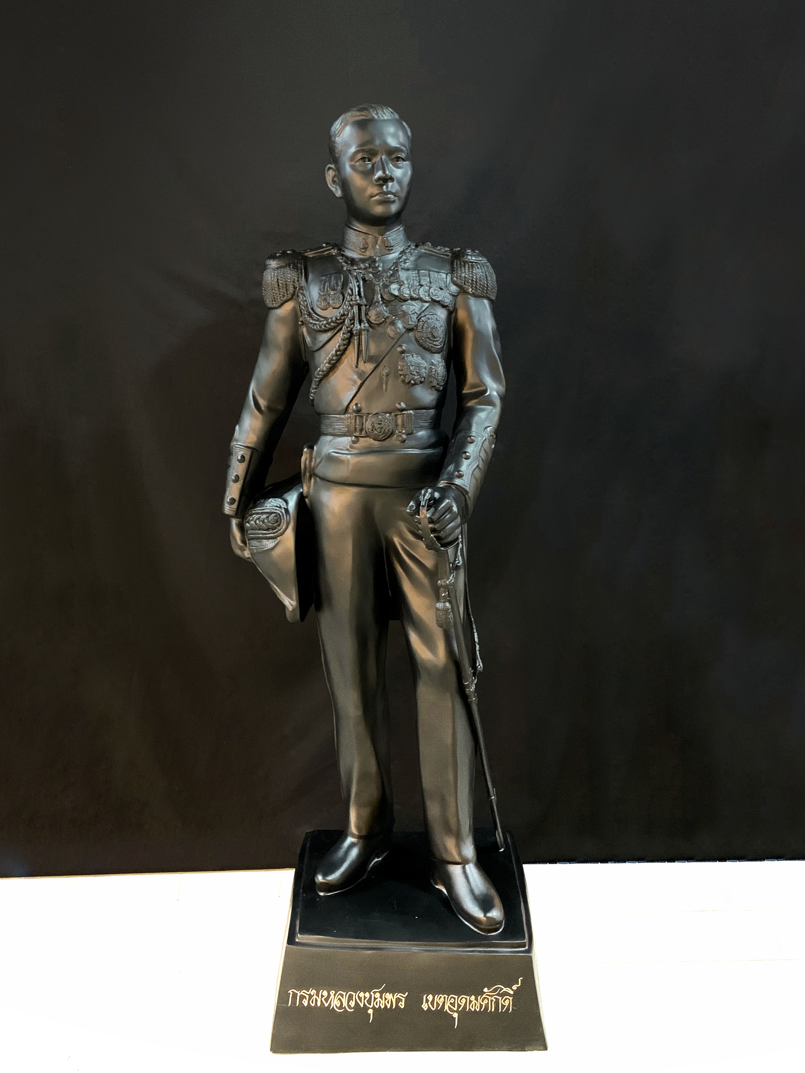 เสด็จเตี่ยกรมหลวงชุมพร ขนาดเท่าจริง