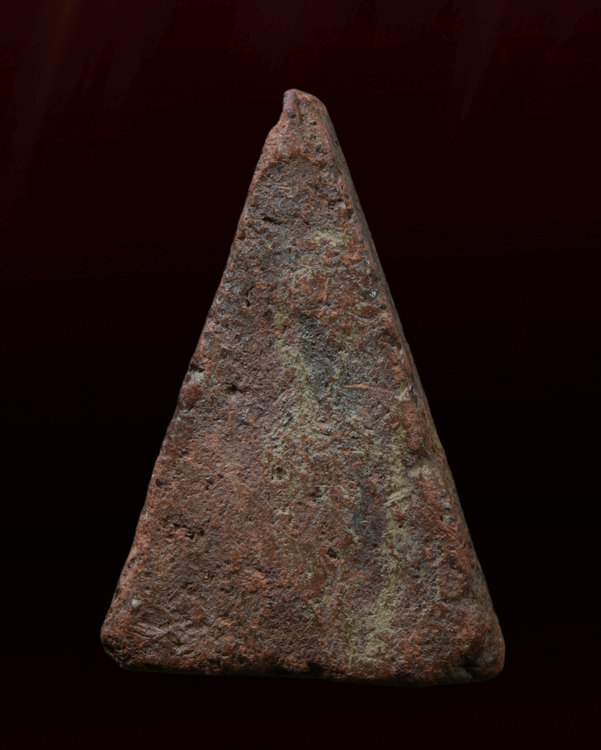 พระนางพญา พิมพ์เข่าโค้ง