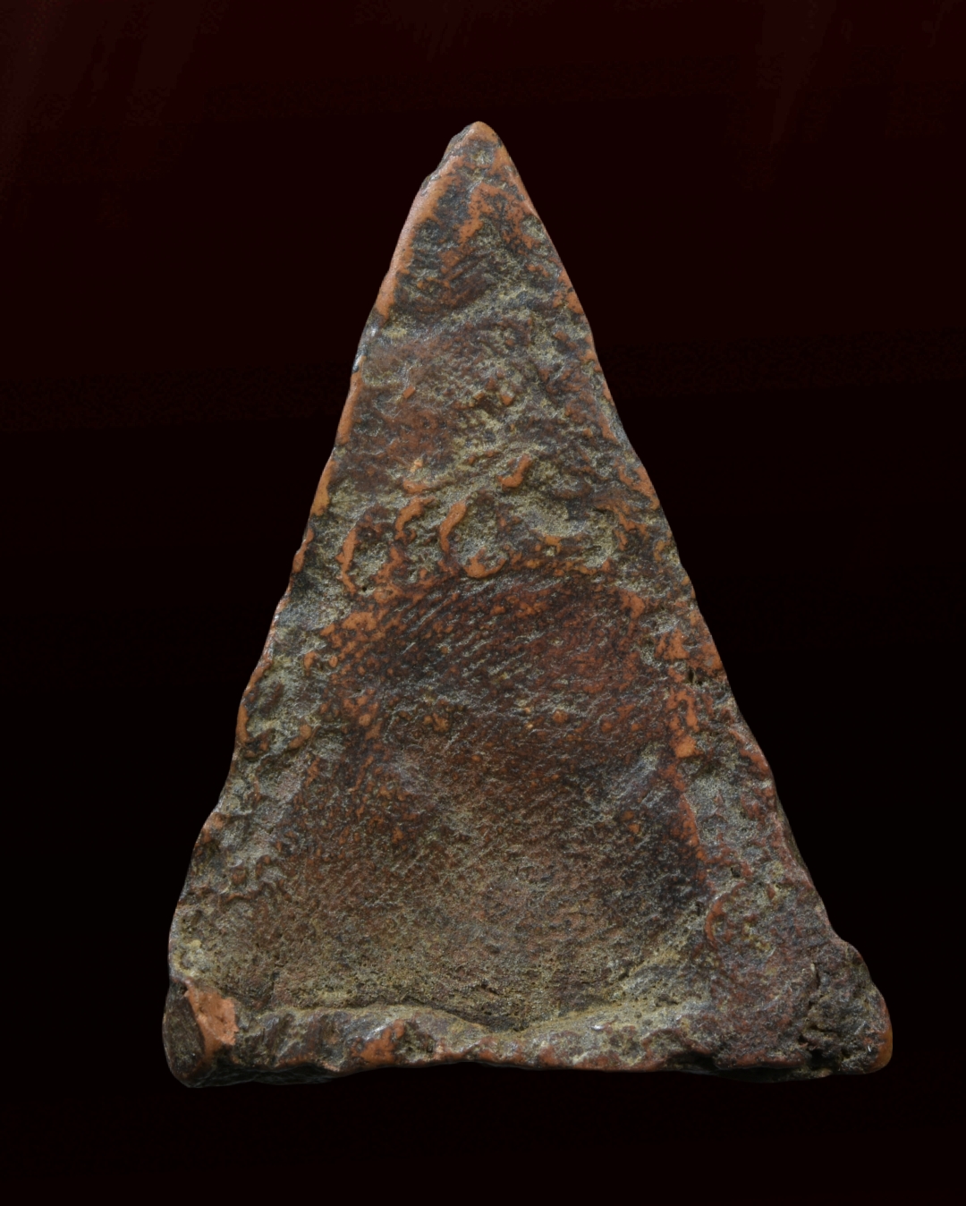 พระนางพญาพิมพ์เข่าโค้ง เนื้อดิน