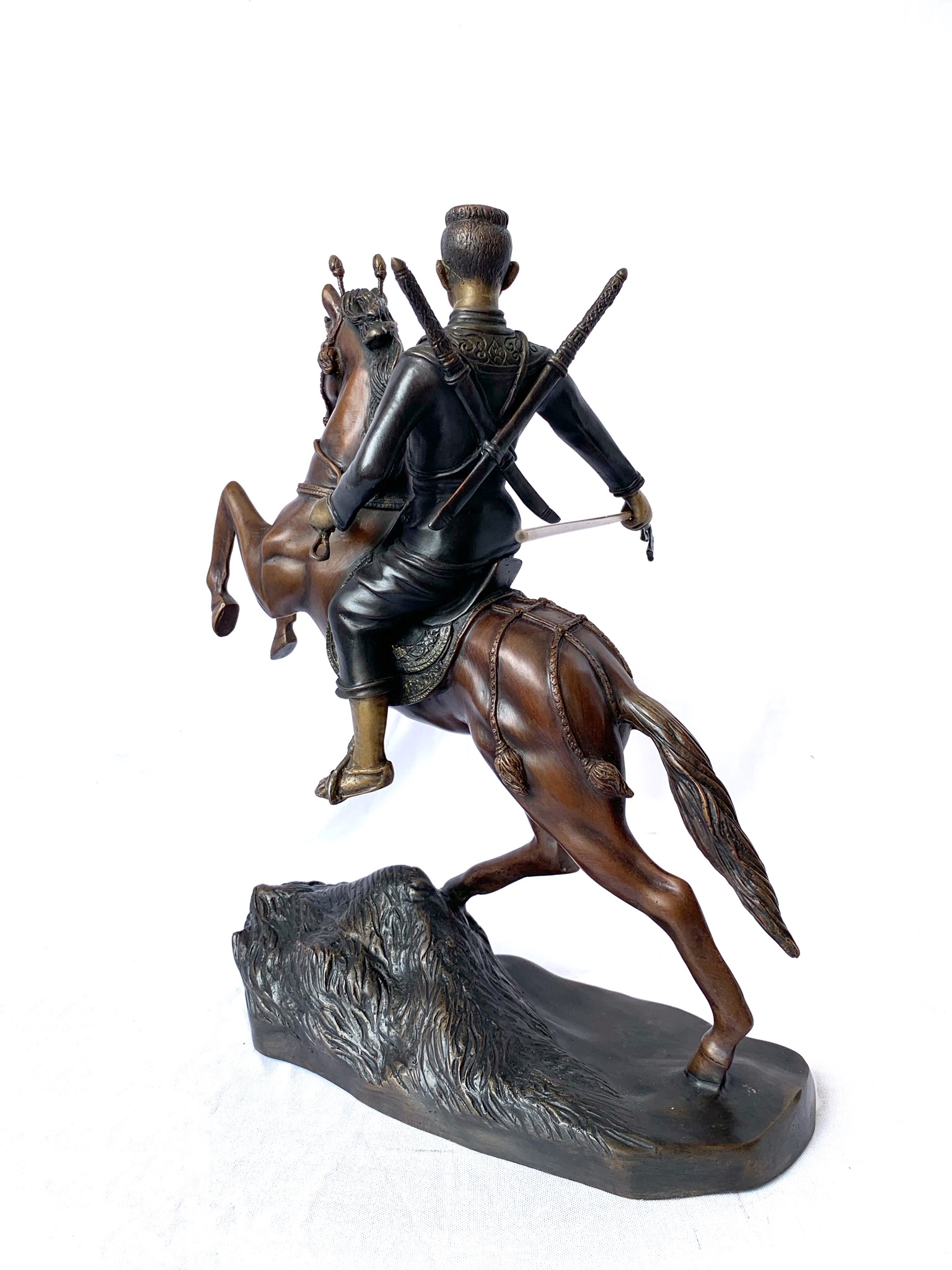 พระนเรศวรมหาราช ปราบไพรี หน้าตัก 9 นิ้ว (ทรงทวน)