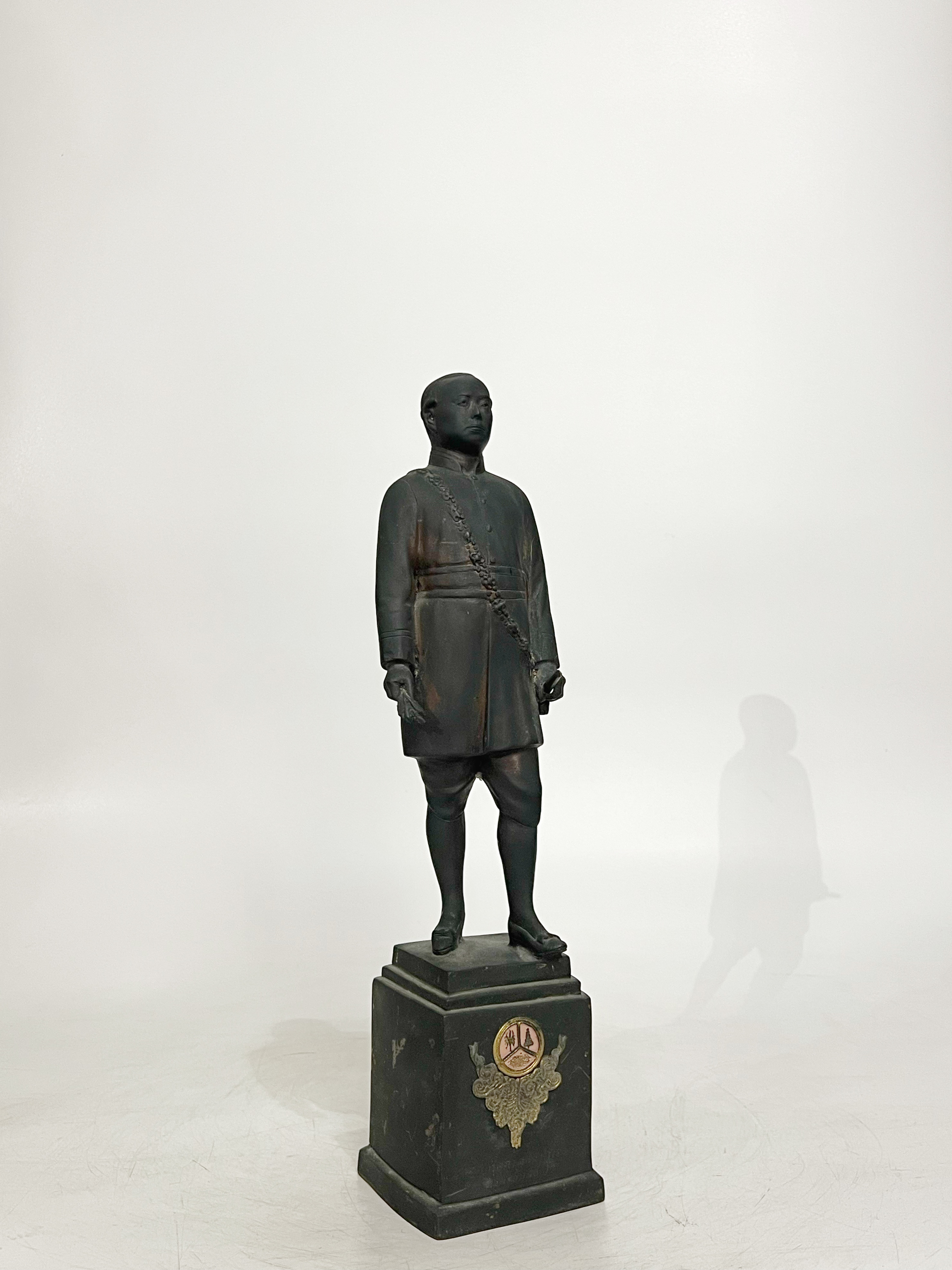 รัชกาลที่ 6 ครึ่งพระองค์