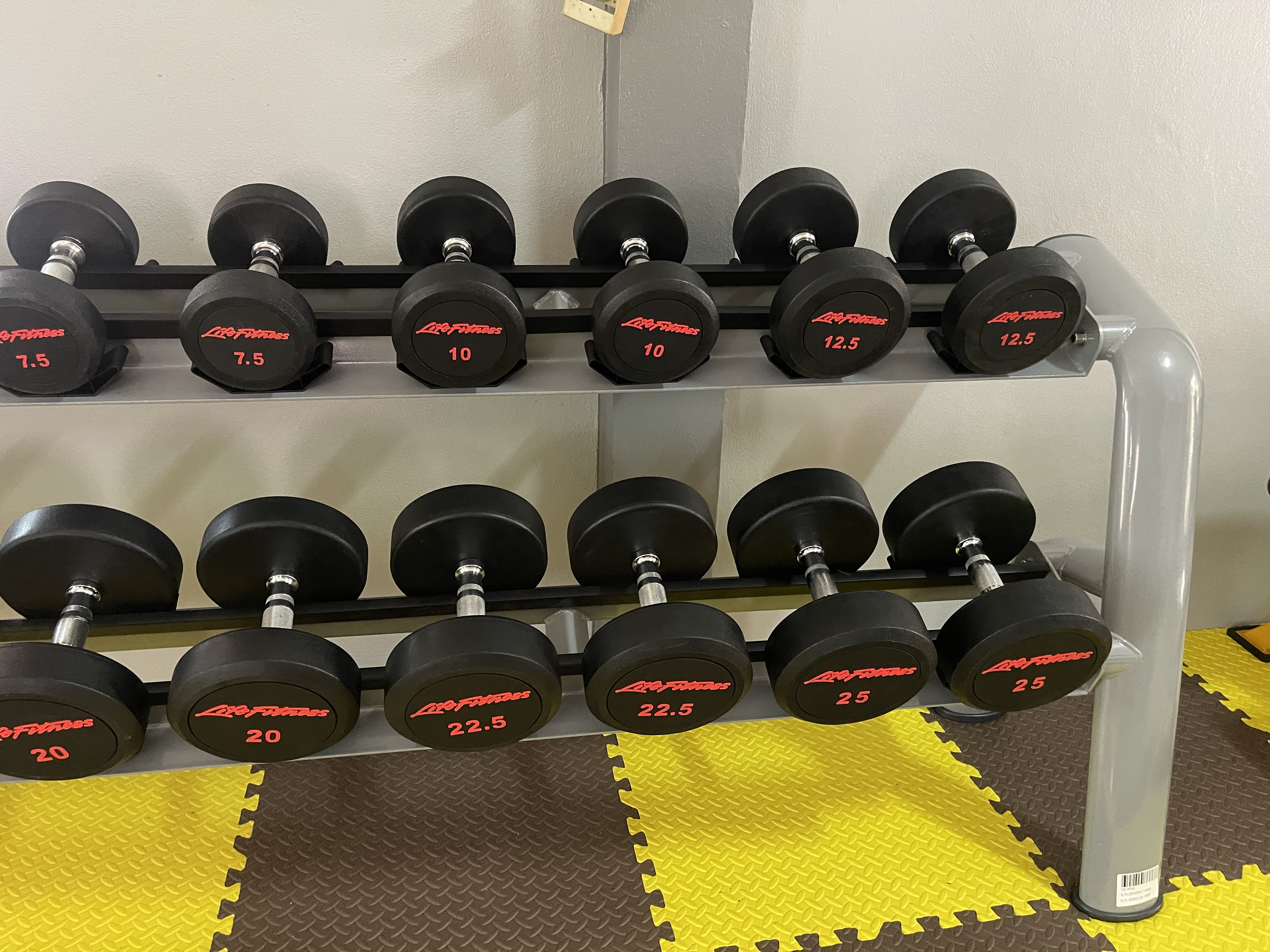 ดัมเบลหุ้มด้วยยางขนาด 2.5kg-25kg จำนวน 10 คู่พร้อมชั้นวางกว้าง50cmยาว258cmสูง85cm