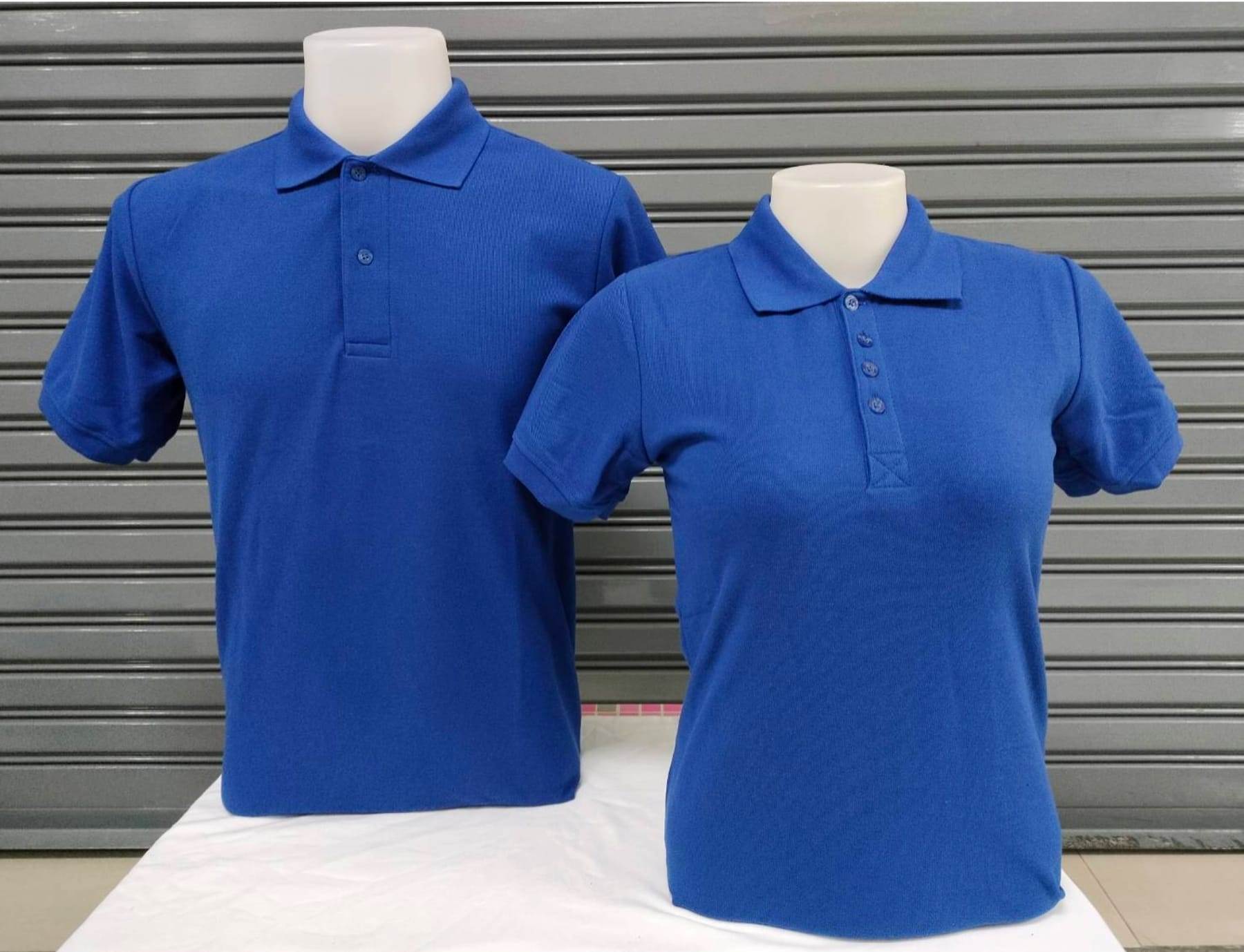 เสื้อโปโลสีน้ำเงิน