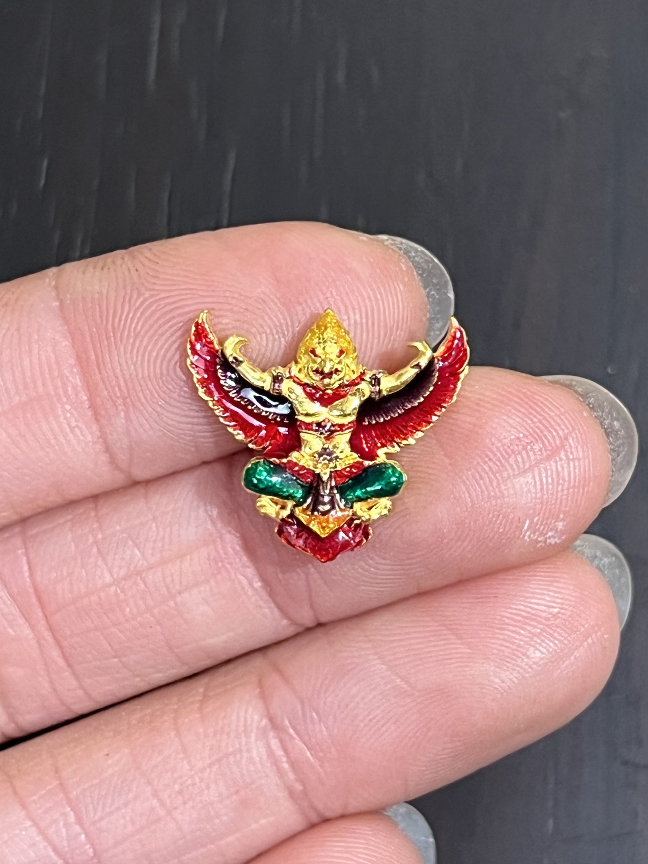 พญาครุฑ รุ่น เปิดขุมทรัพย์ (ทองคำ ลงยา พิมพ์เล็ก)