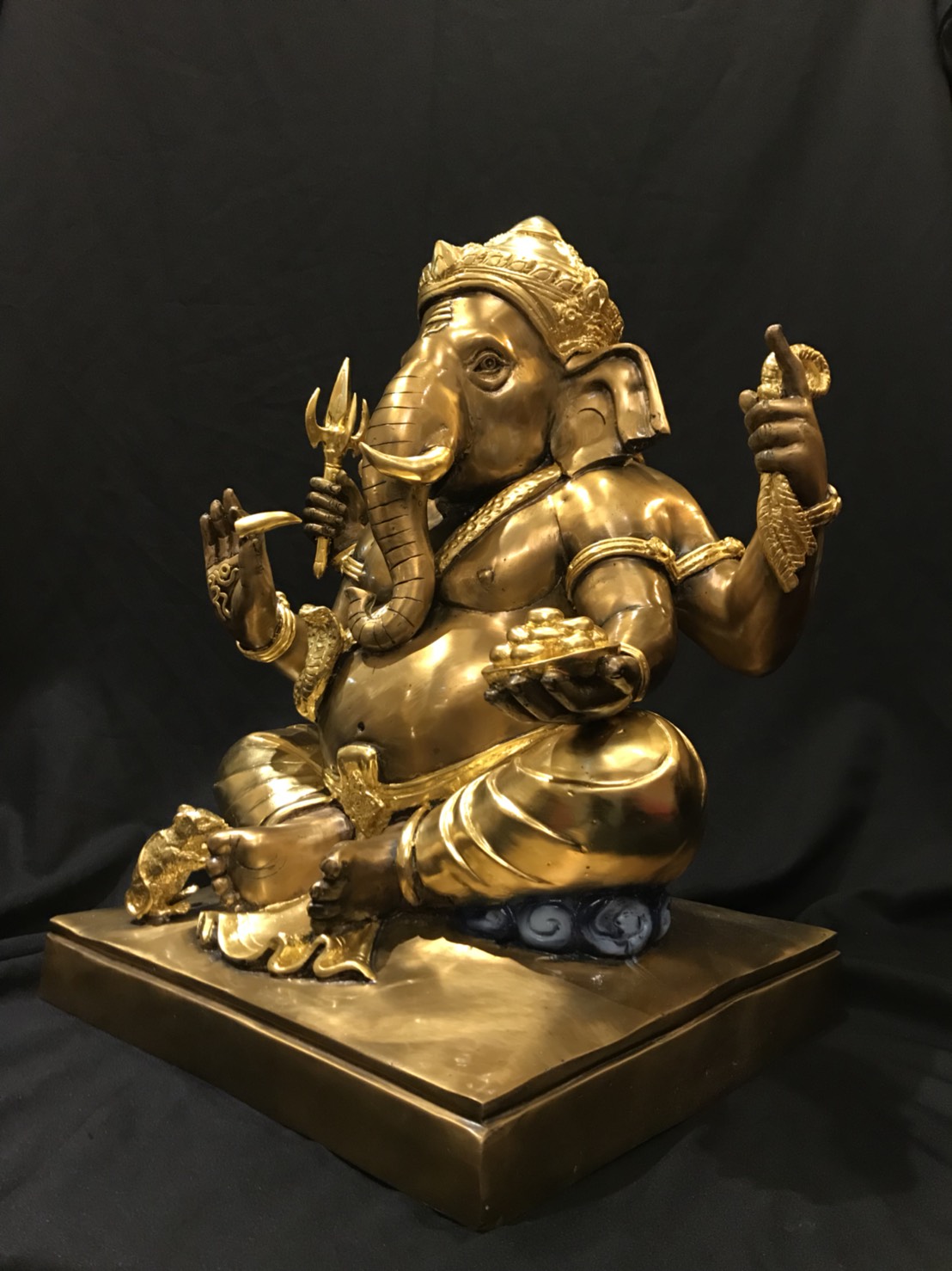 พระพิฆเนศ ปางเอกทันตะ หน้าตัก 16 นิ้ว (ฐานเหลี่ยม)