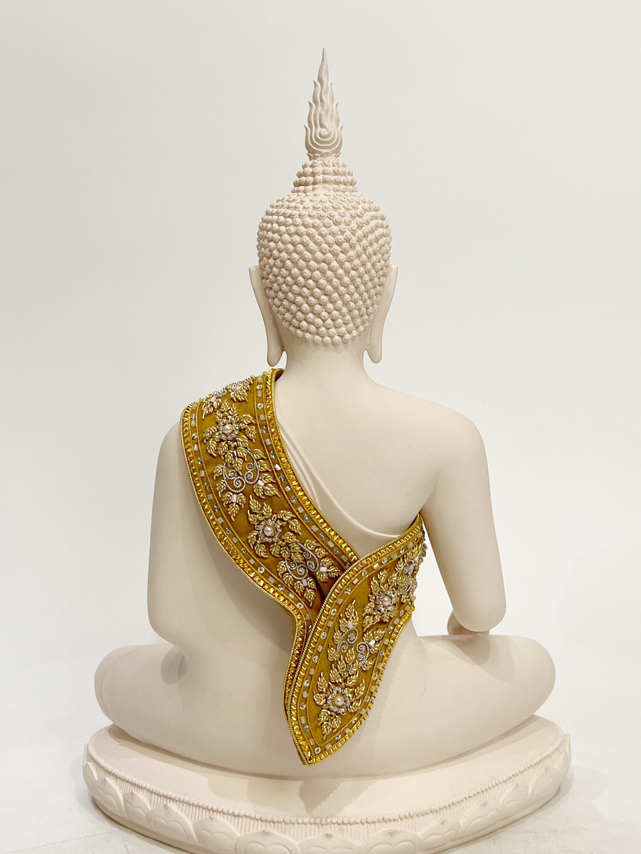 สังฆาฏิปักดิ้นทอง สำหรับพระพุทธรูปขนาดหน้าตัก 9 นิ้ว