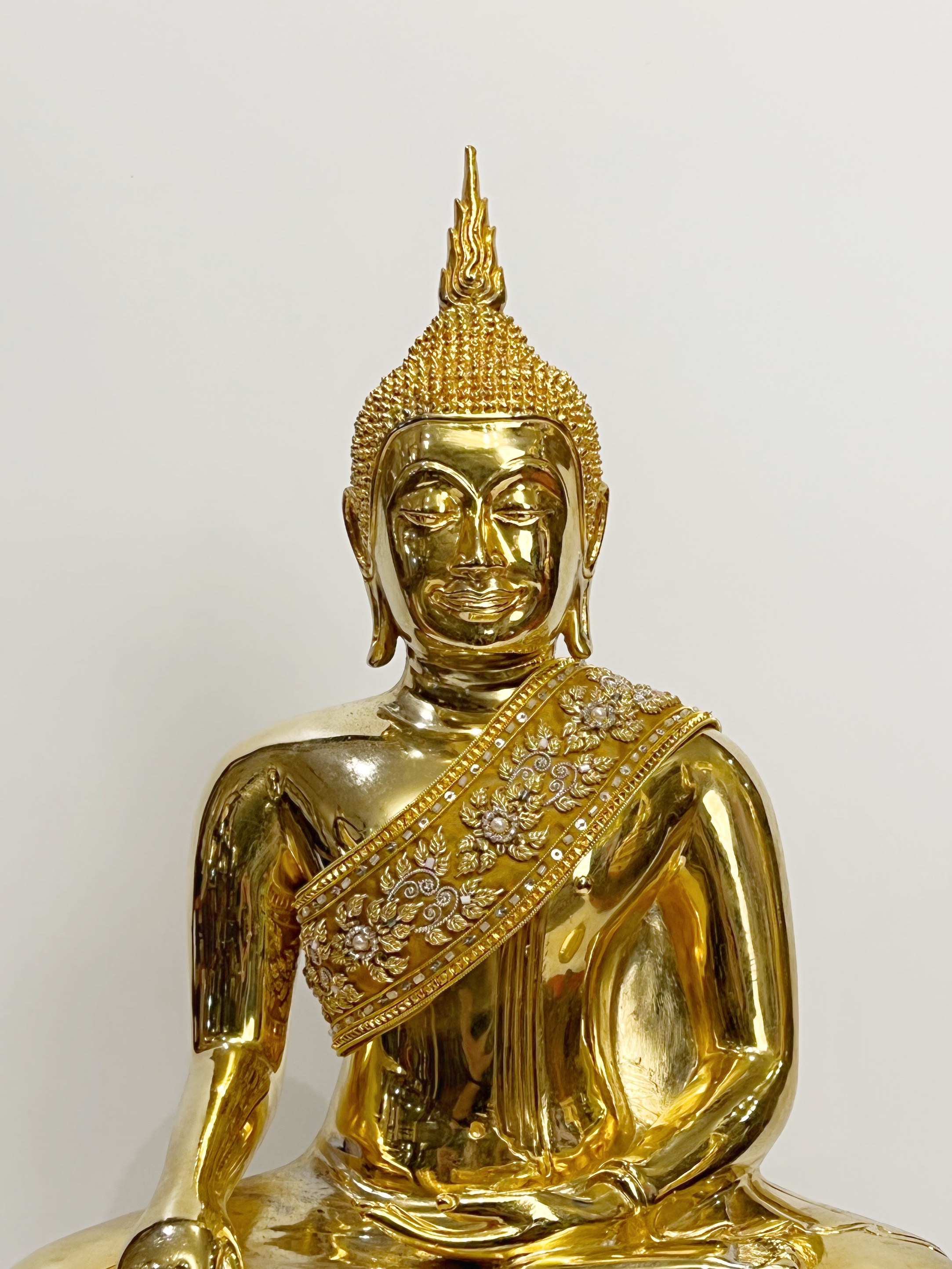 สังฆาฏิปักดิ้นทอง สำหรับพระพุทธรูปขนาดหน้าตัก 9 นิ้ว