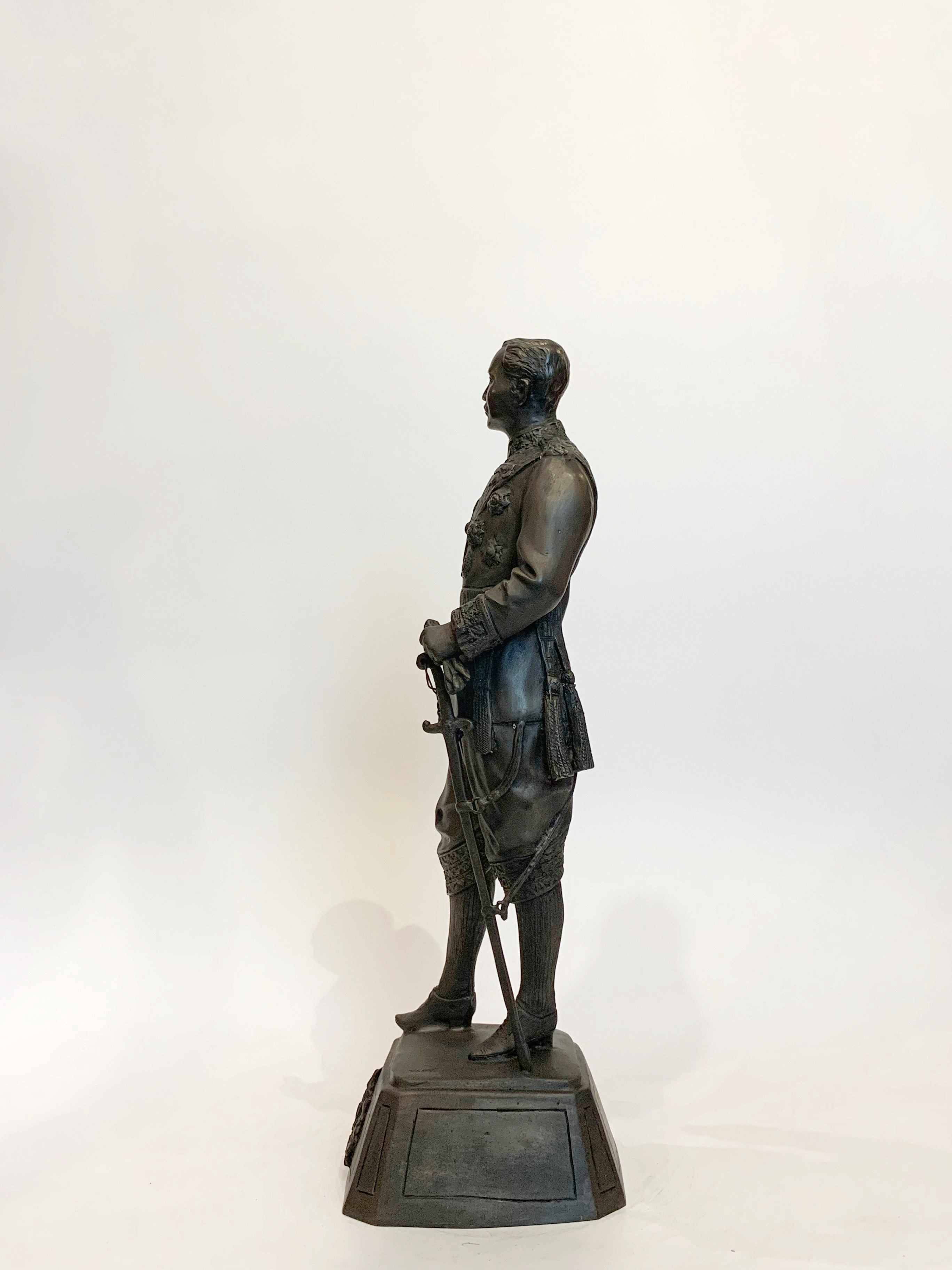 รัชกาลที่ 5 หน้าตัก 9 นิ้ว