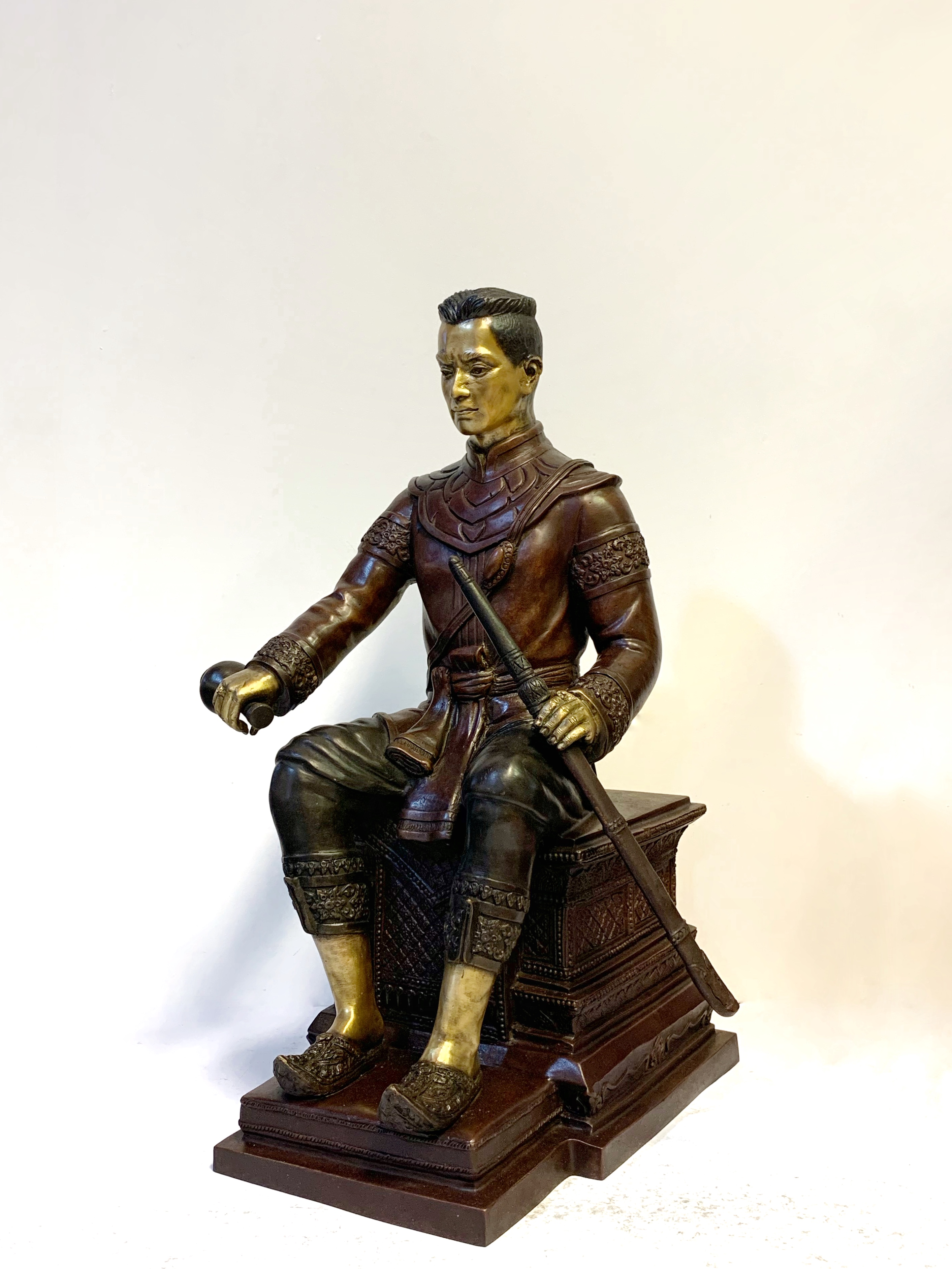 พระนเรศวรมหาราช นั่งบัลลังก์ หลั่งทักษิโณทก หน้าตัก 9 นิ้ว