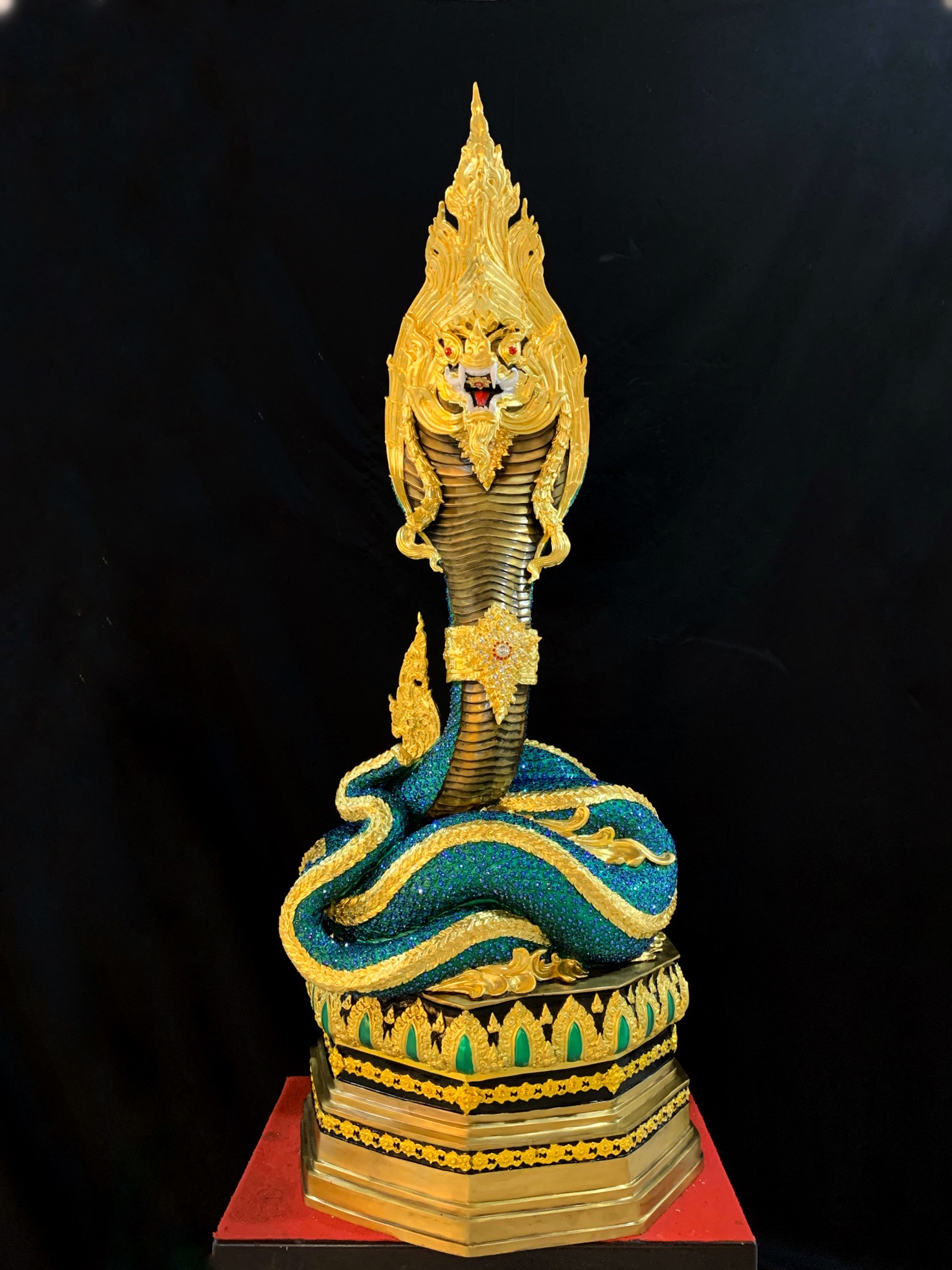 พญานาค สูง 159 cm.