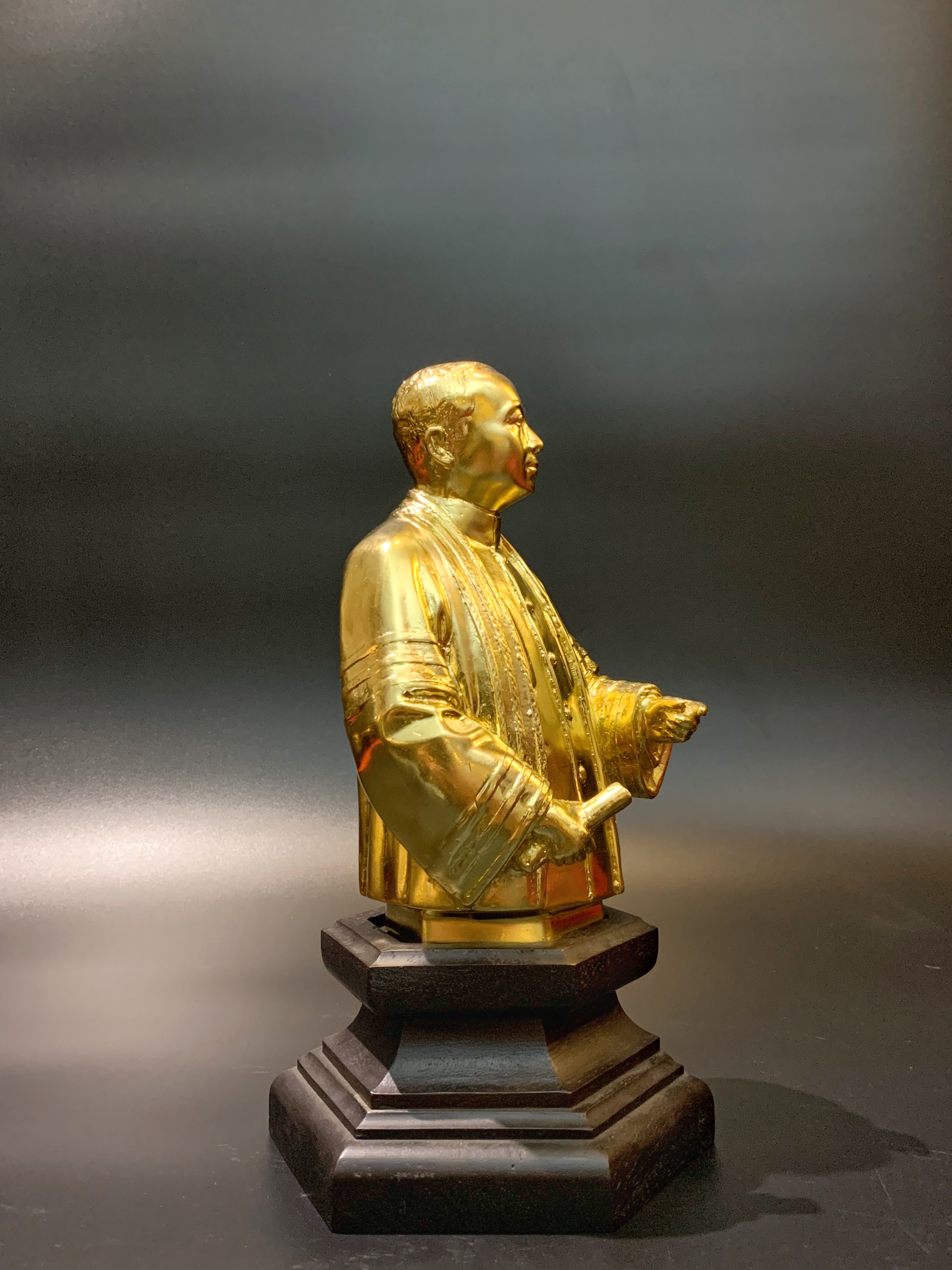 รัชกาลที่ 6 ครึ่งพระองค์