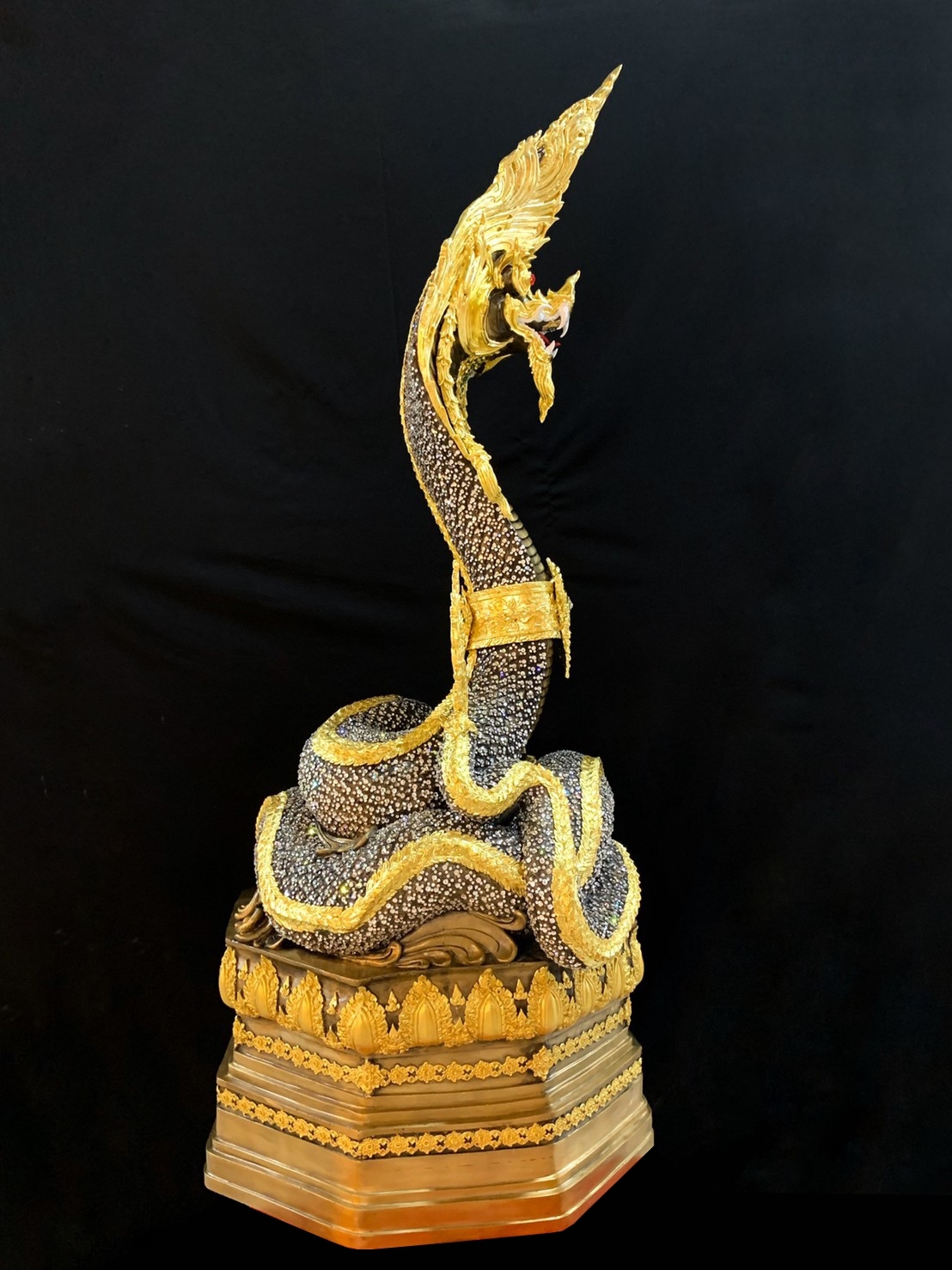 พญานาค สูง 159 cm.