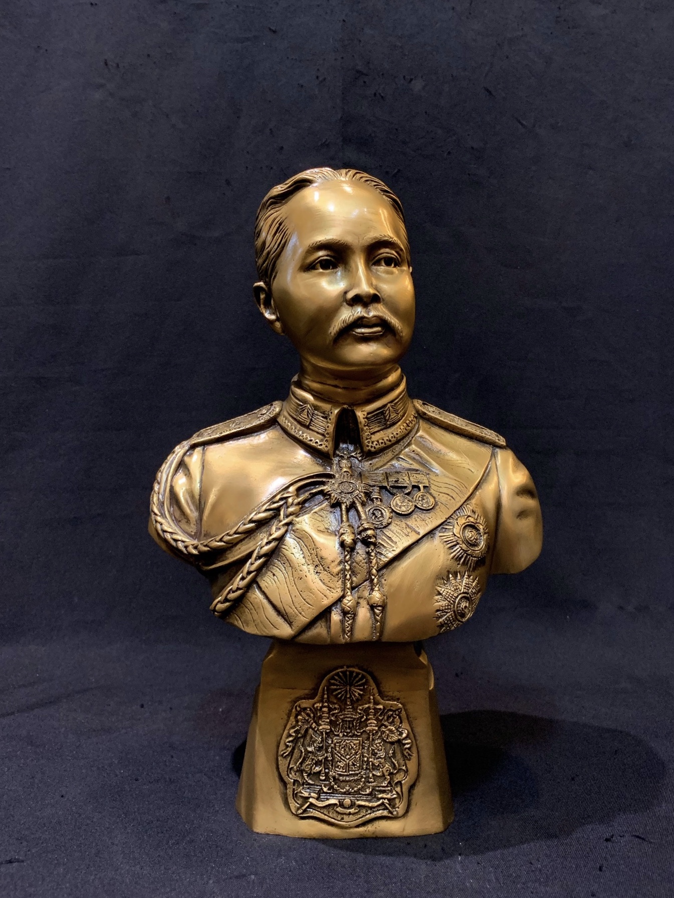 รัชกาลที่ 5 ครึ่งพระองค์ (ตราแผ่นดิน)