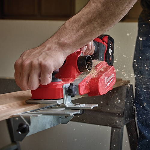 MILWAUKEE M18 BP-0 กบไสไม้ไร้สาย 18 โวลต์ (เครื่องเปล่า)