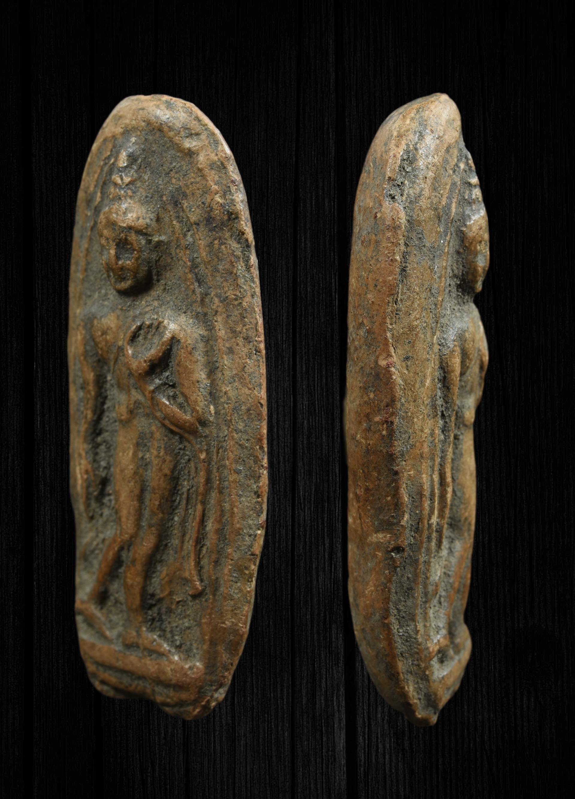 พระลีลากรุลานดอกไม้ เนื้อดิน