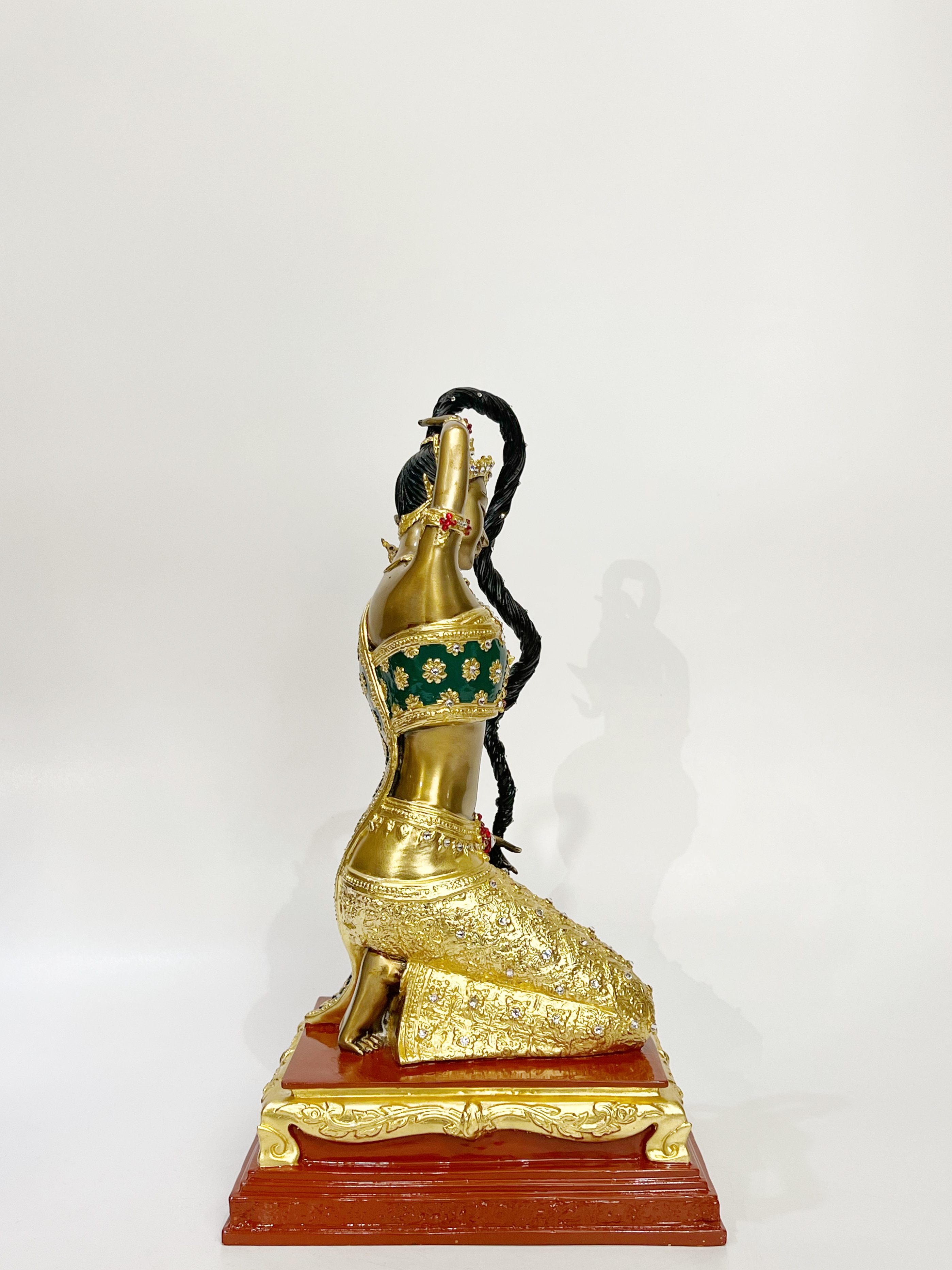 พระแม่ธรณีบีบมวยผม หน้าตัก 9 นิ้ว