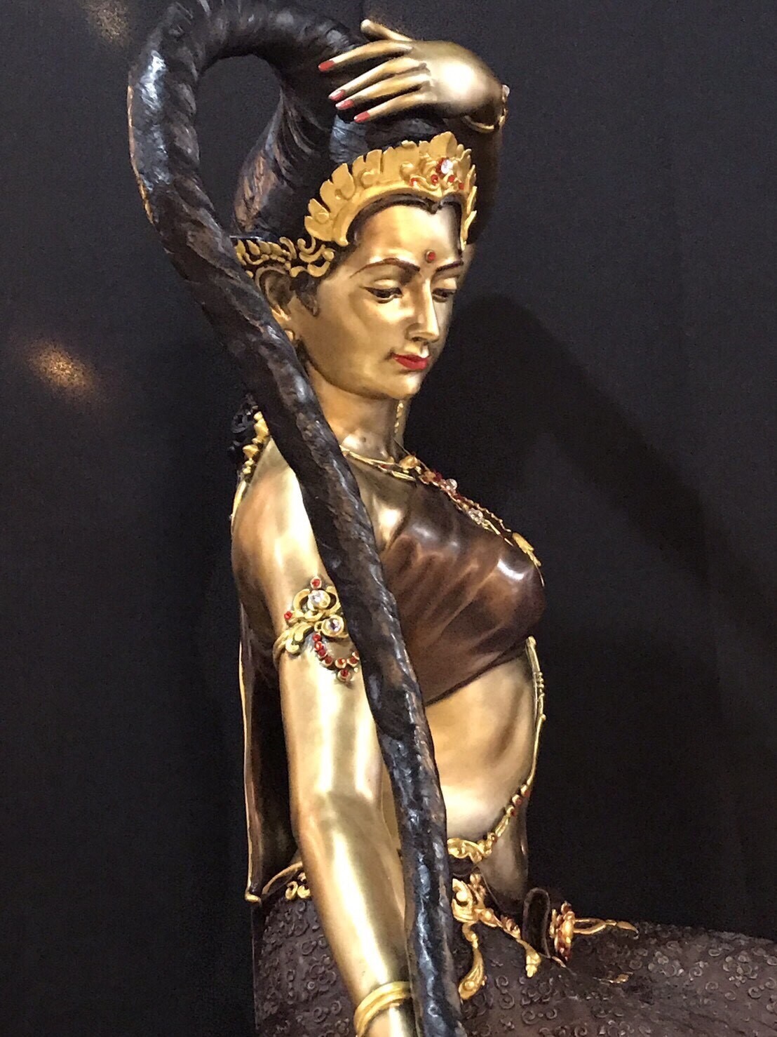 พระแม่ธรณีบีบมวยผม หน้าตัก 30 นิ้ว