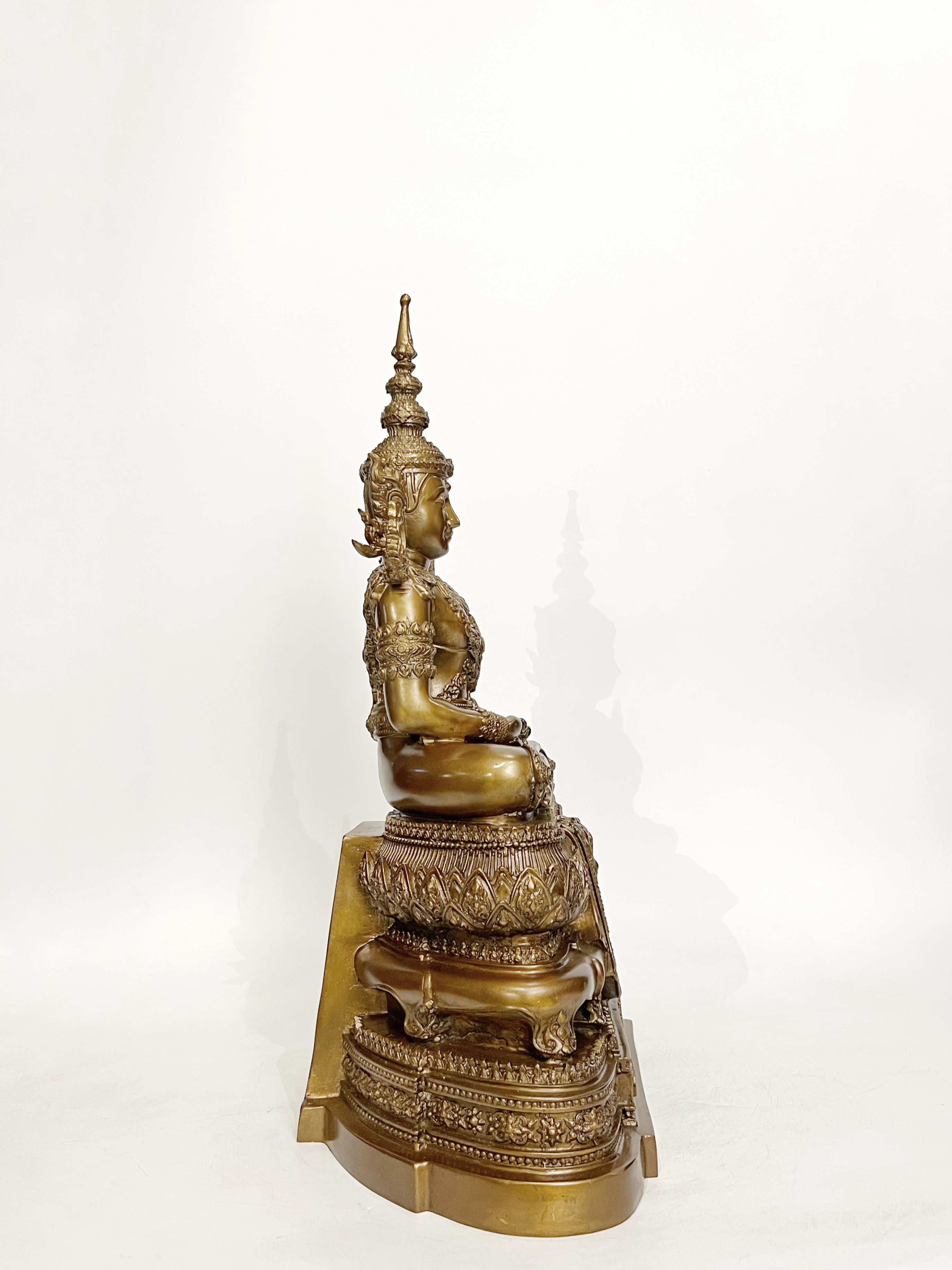 พระแก้วมรกต ทรงเครื่องฤดูร้อน หน้าตัก 9 นิ้ว