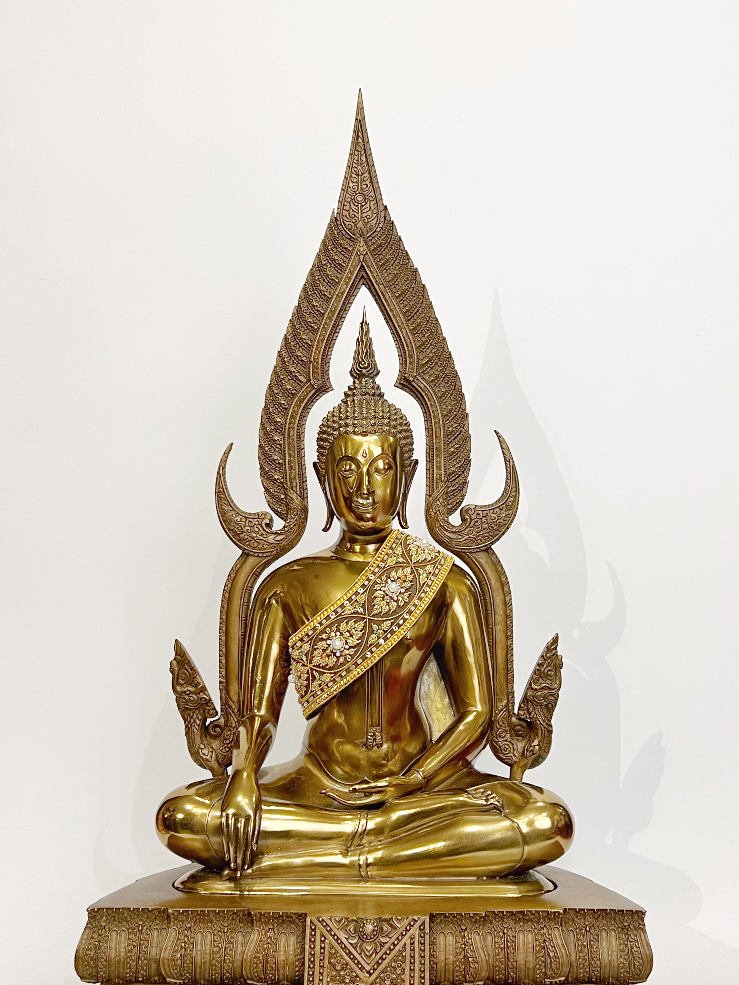 สังฆาฏิปักดิ้นทอง สำหรับพระพุทธรูปขนาดหน้าตัก 9 นิ้ว