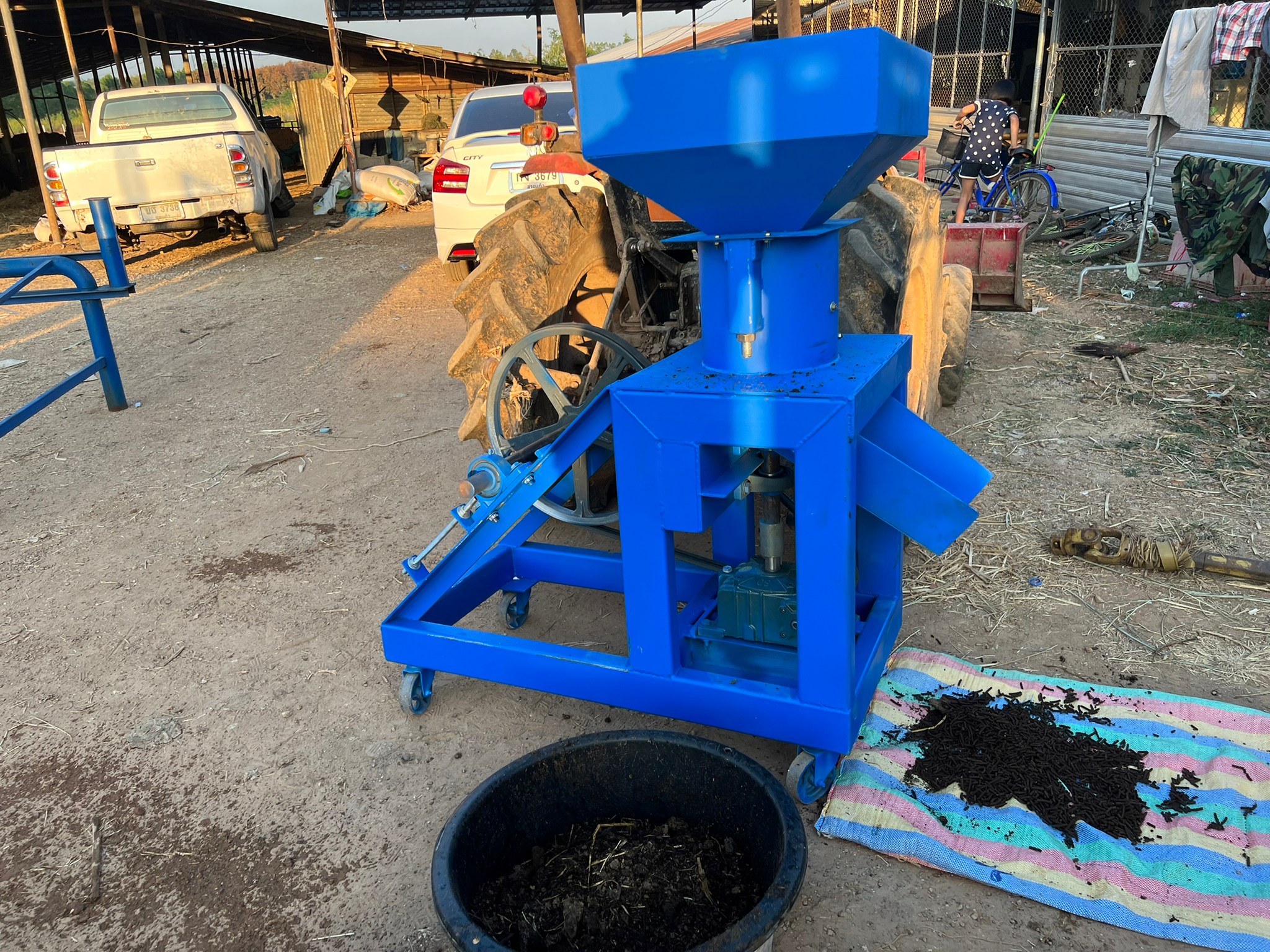 เครื่องอัดเม็ด รุ่นติดรถไถ PTO รุ่นใหญ่ เครื่องเปล่า