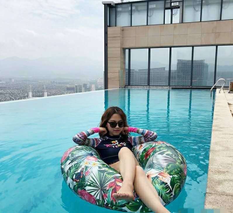 ห่วงยางฮาวาย Inflatable Hawaii Ring Pool Float