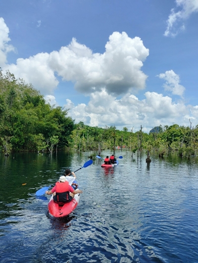 อันดับ 1 เที่ยวกระบี่ พายเรือคายัค คลองน้ำใส ขับ ATV เต็มวัน