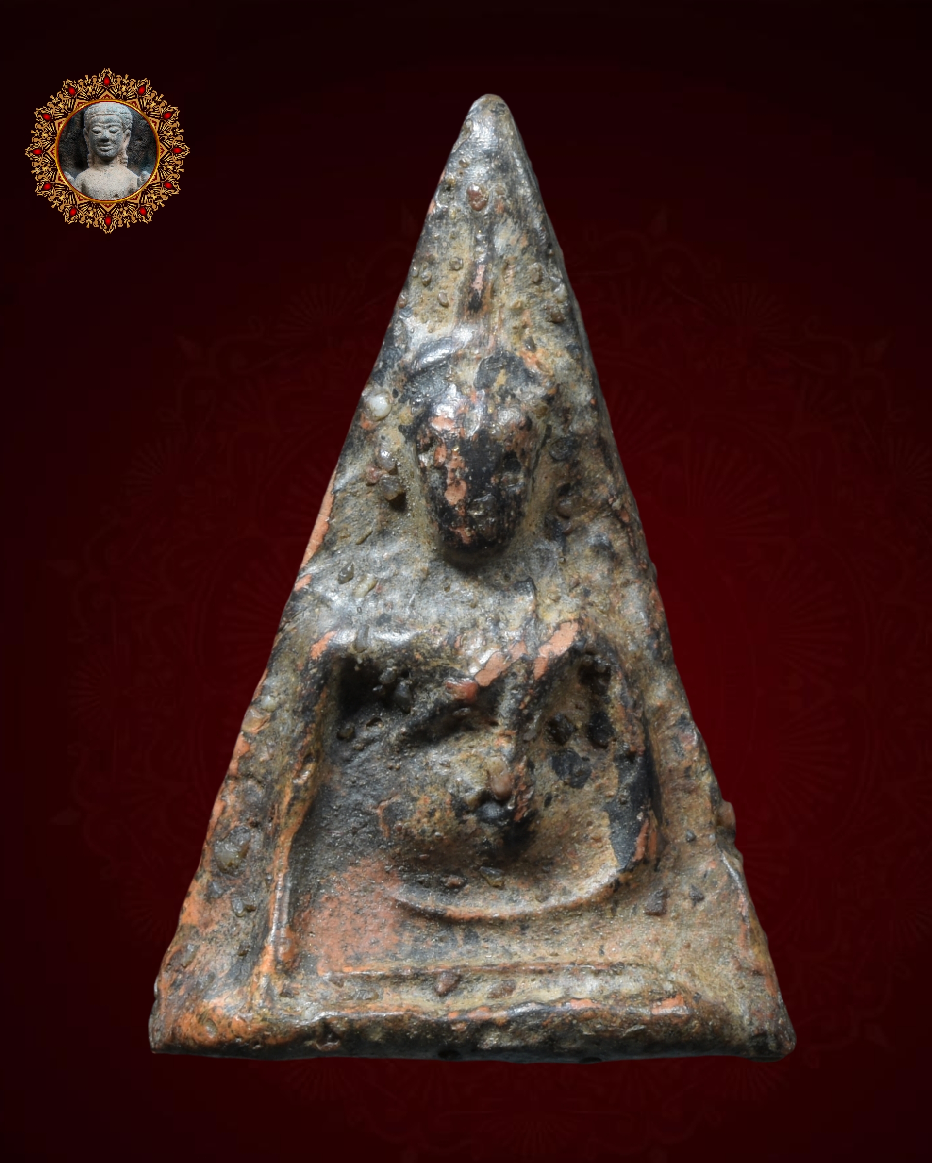 พระนางพญา พิมพ์เข่าตรง