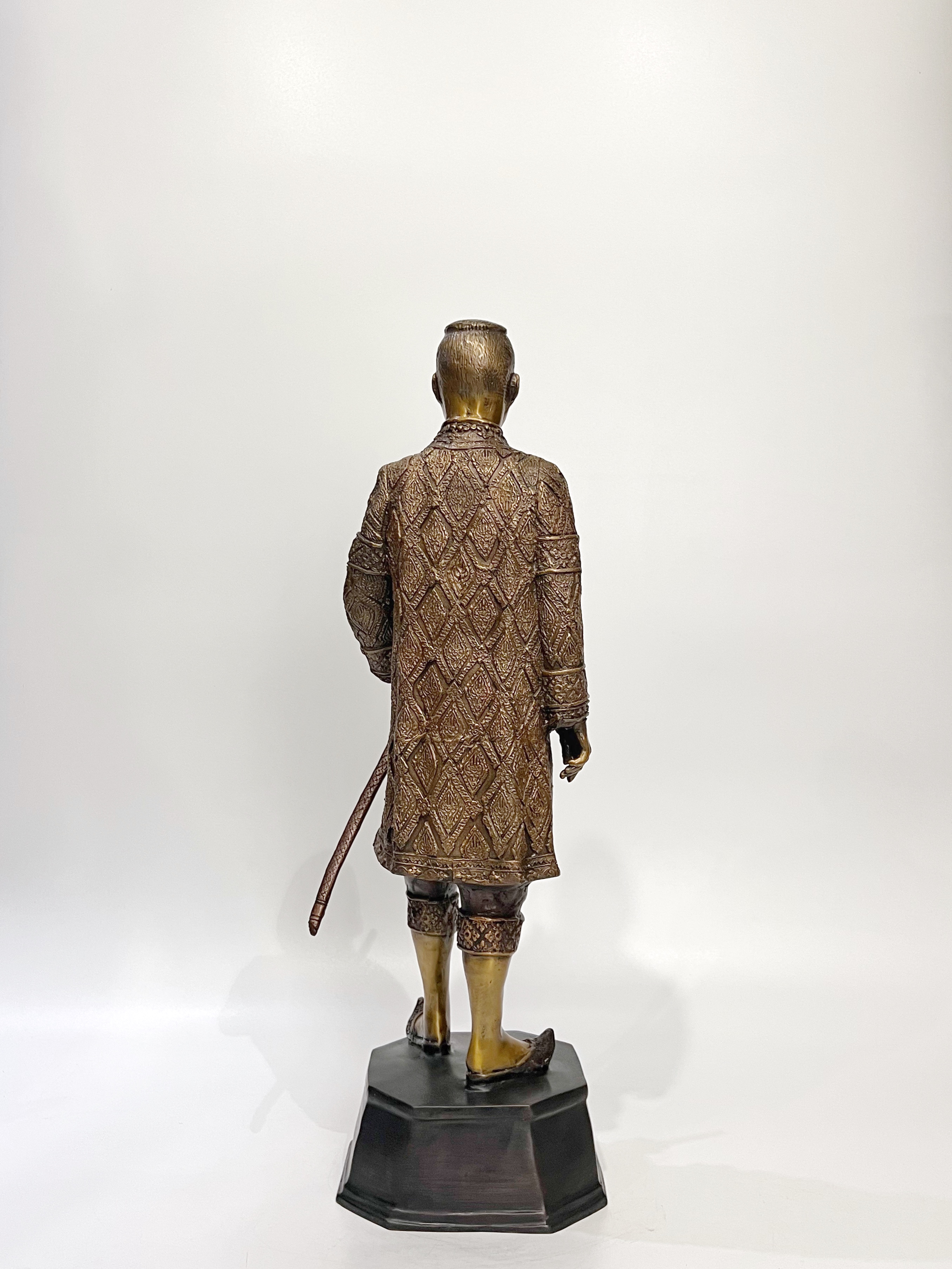 ประติมากรรมชุด 9 รัชกาล หน้าตัก 9 นิ้ว