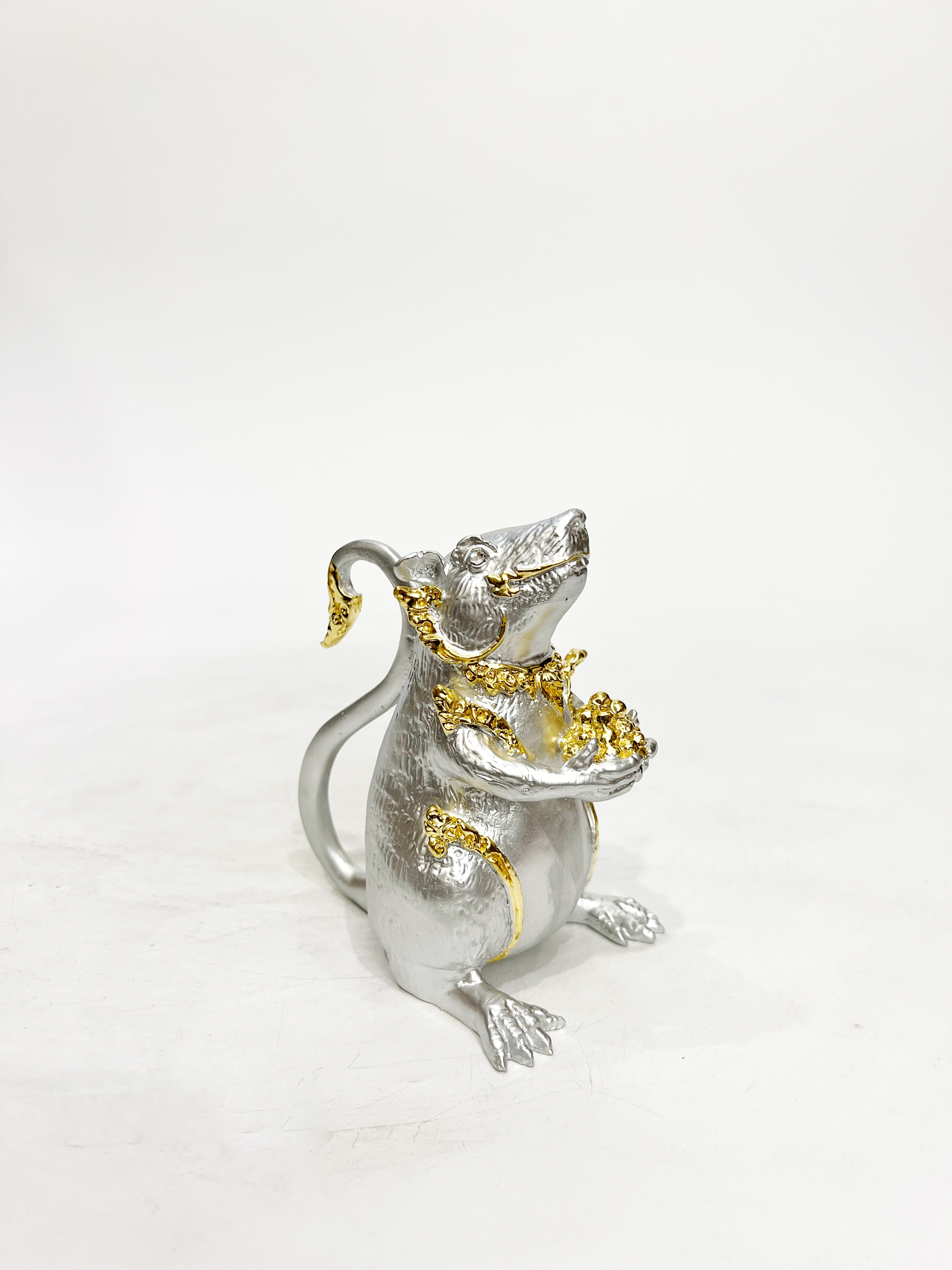 ชุด : หนูมุสิกะ (ถือขนม 2+วางกำยาน 1)