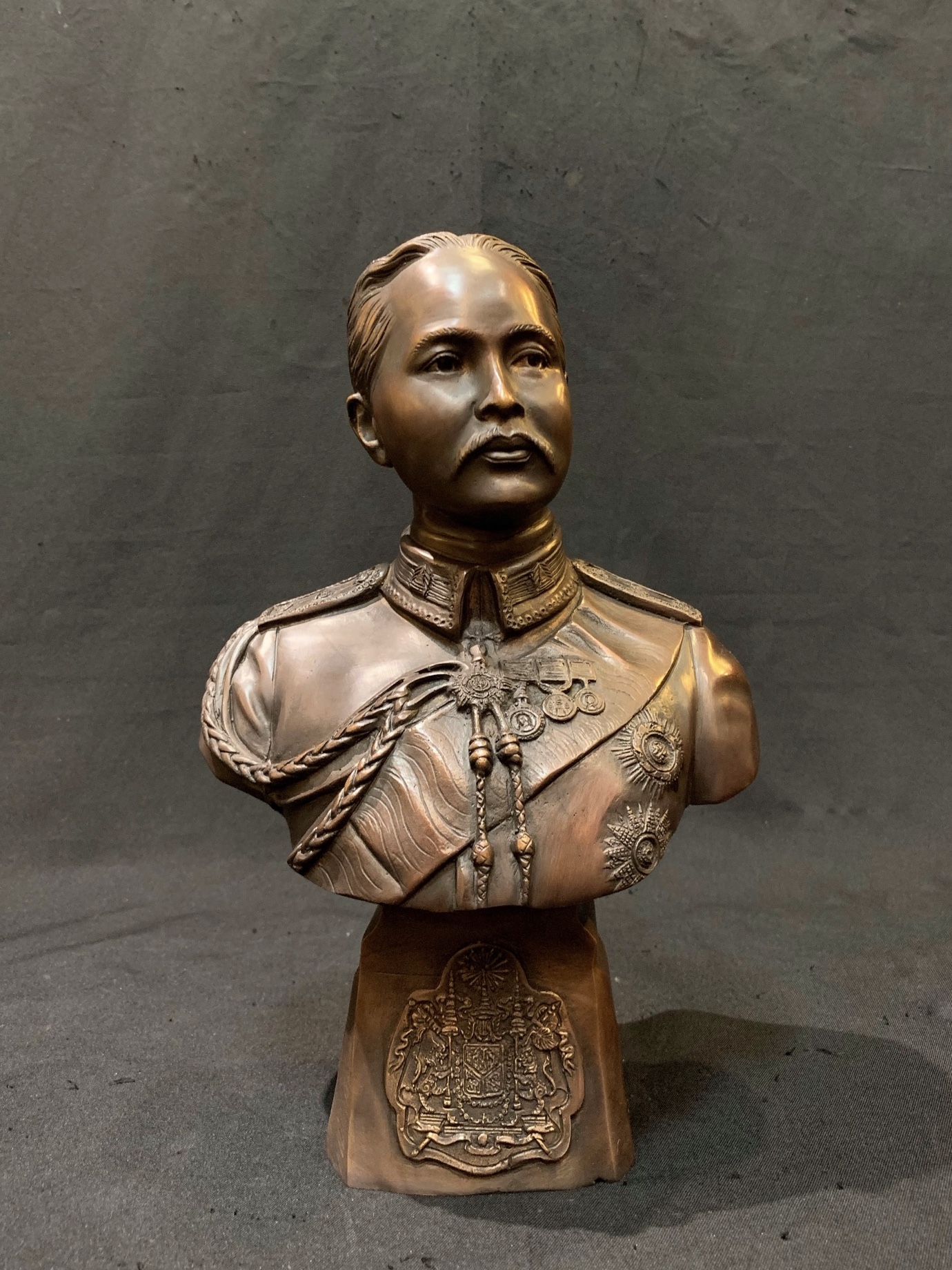 รัชกาลที่ 5 ครึ่งพระองค์ (ตราแผ่นดิน)