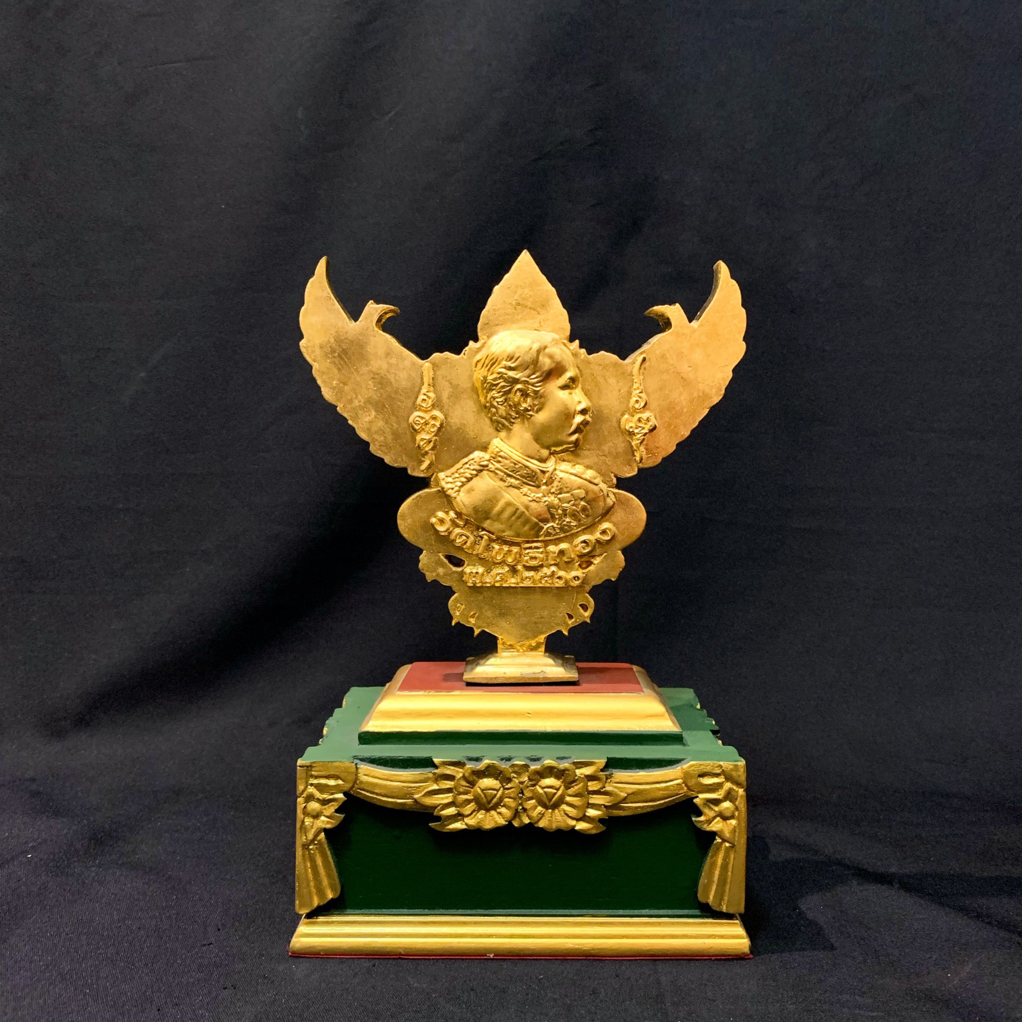 พญาครุฑองค์บูชา รุ่น เปิดขุมทรัพย์