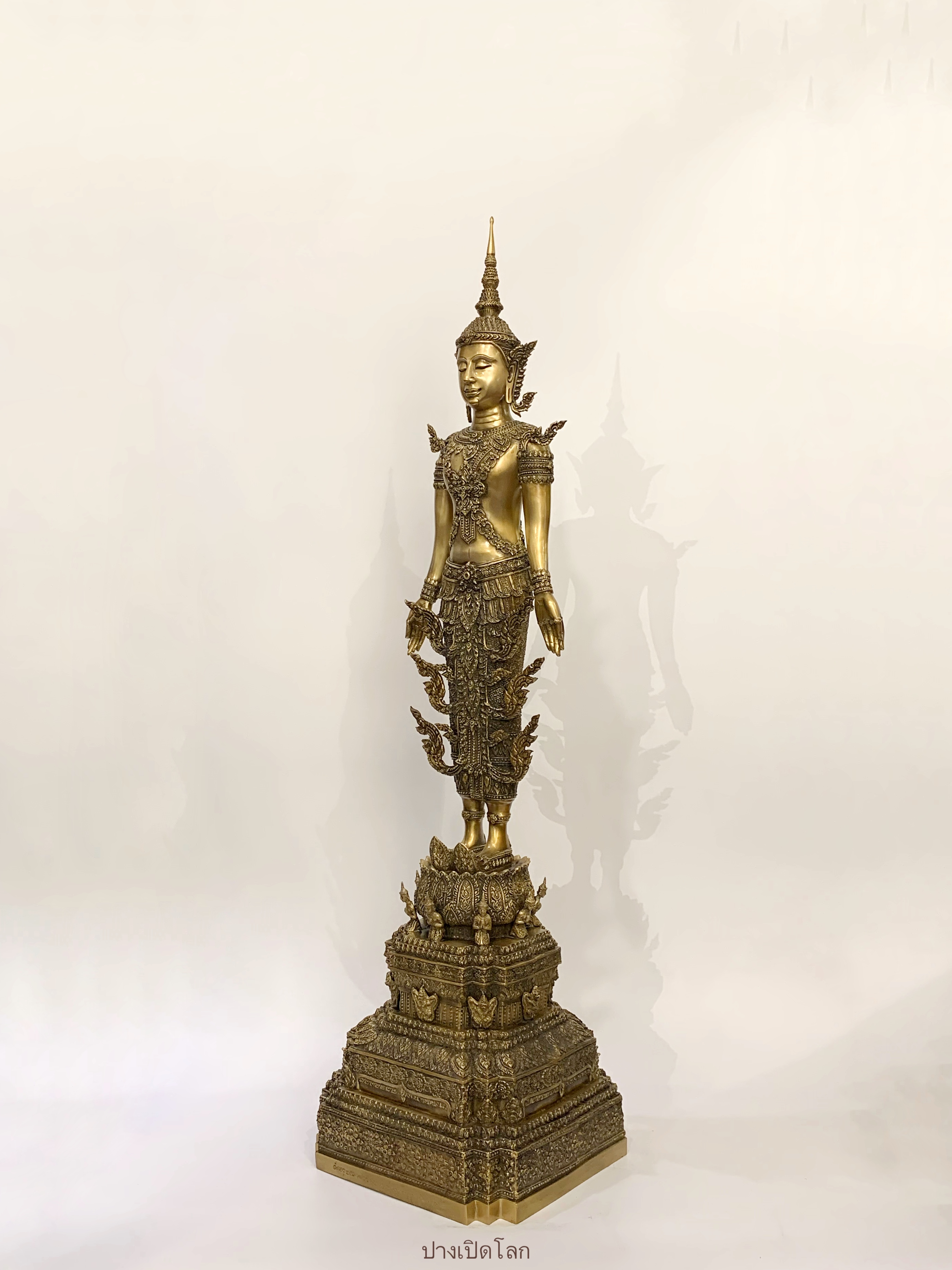 พระพุทธรูป ทรงเครื่องจักพรรดิ์ หน้าตัก 9 นิ้ว (ครบทั้ง 13 ปาง)