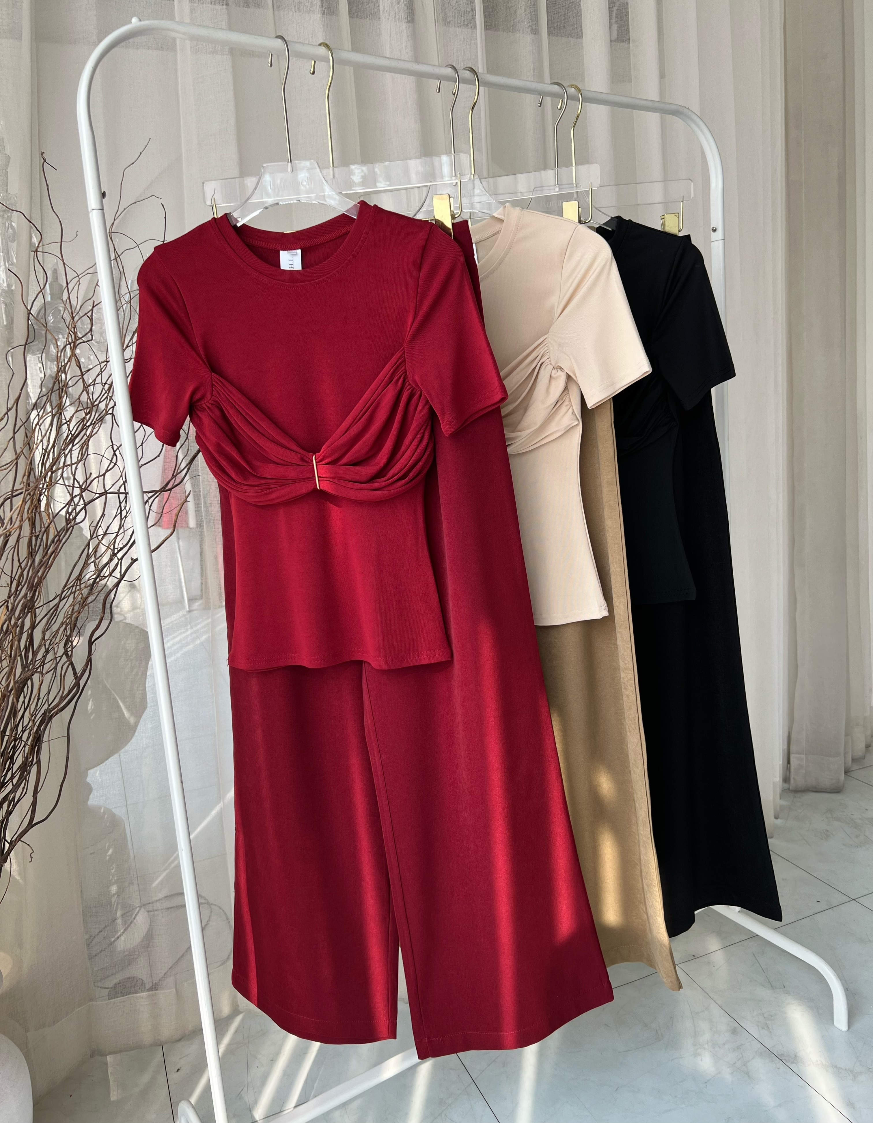 Kelly set เซ็ตเสื้อ+กางเกง งานเสื้อผ้านิ่มยืดพรีเมี่ยมความหนากำลังดี thitiya